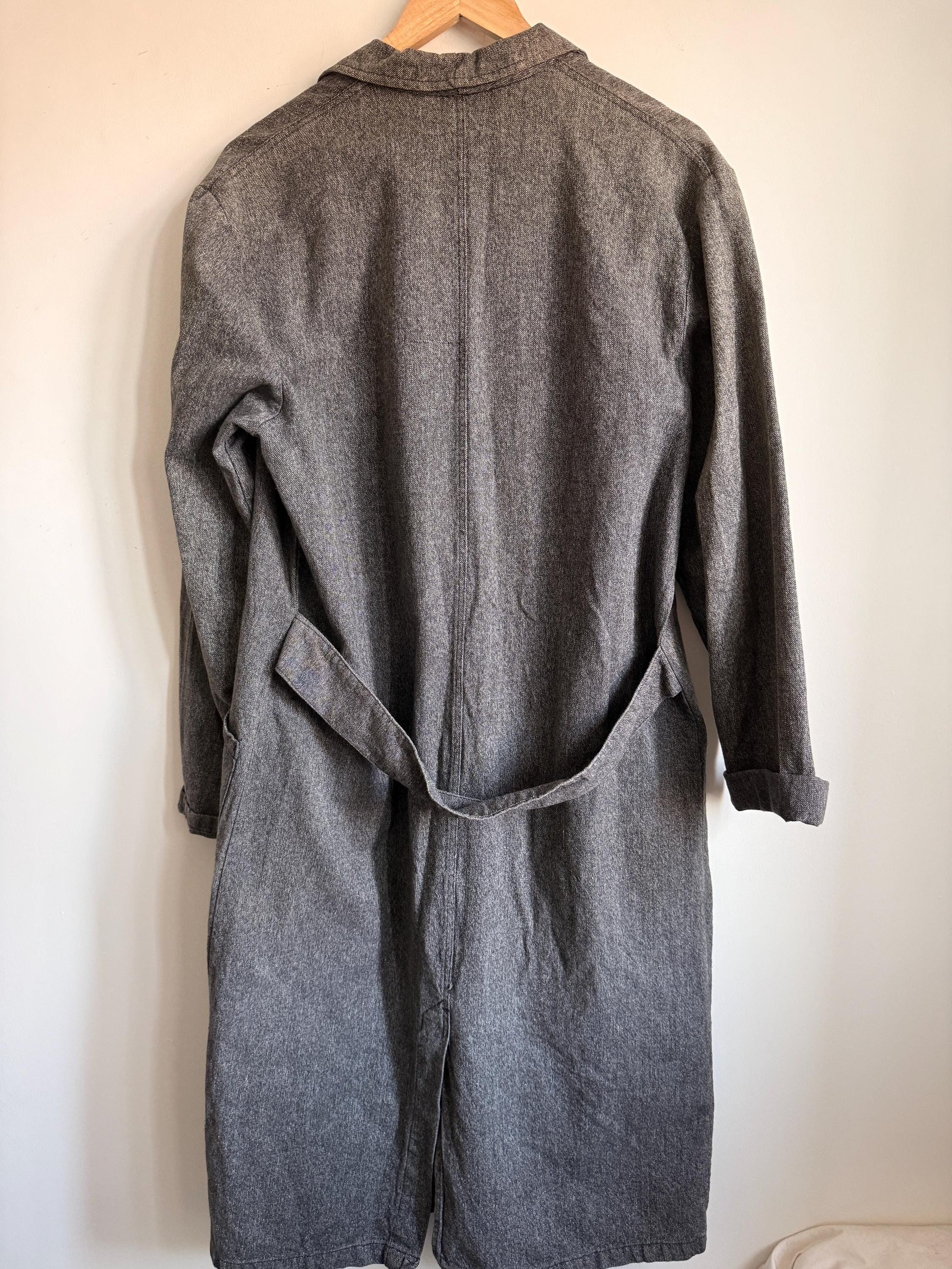 Vintage 1940s 1950s Grey Workwear Chore Coat Long Atelier Workshop Shop Coat Utility Jacket