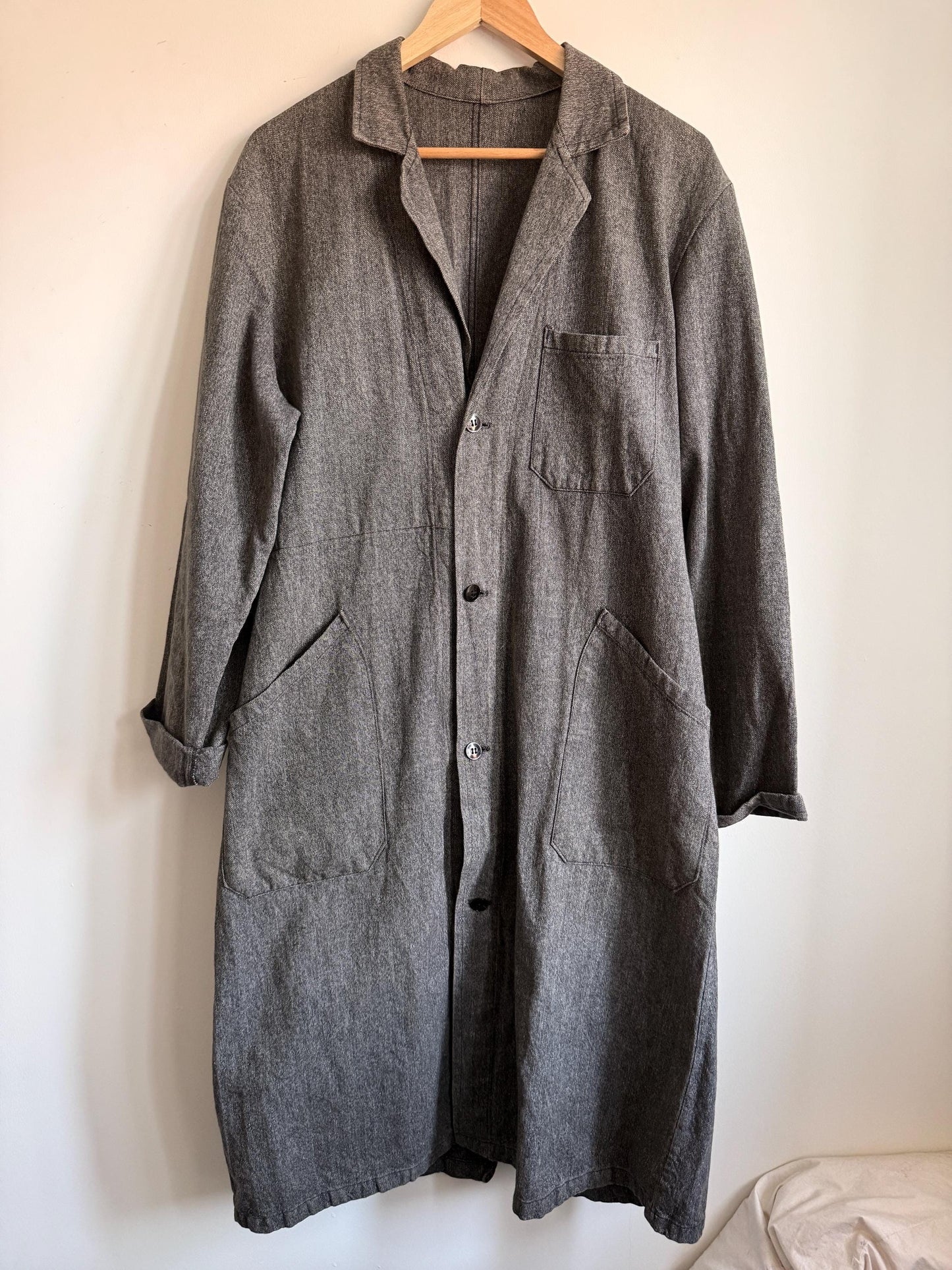 Vintage 1940s 1950s Grey Workwear Chore Coat Long Atelier Workshop Shop Coat Utility Jacket
