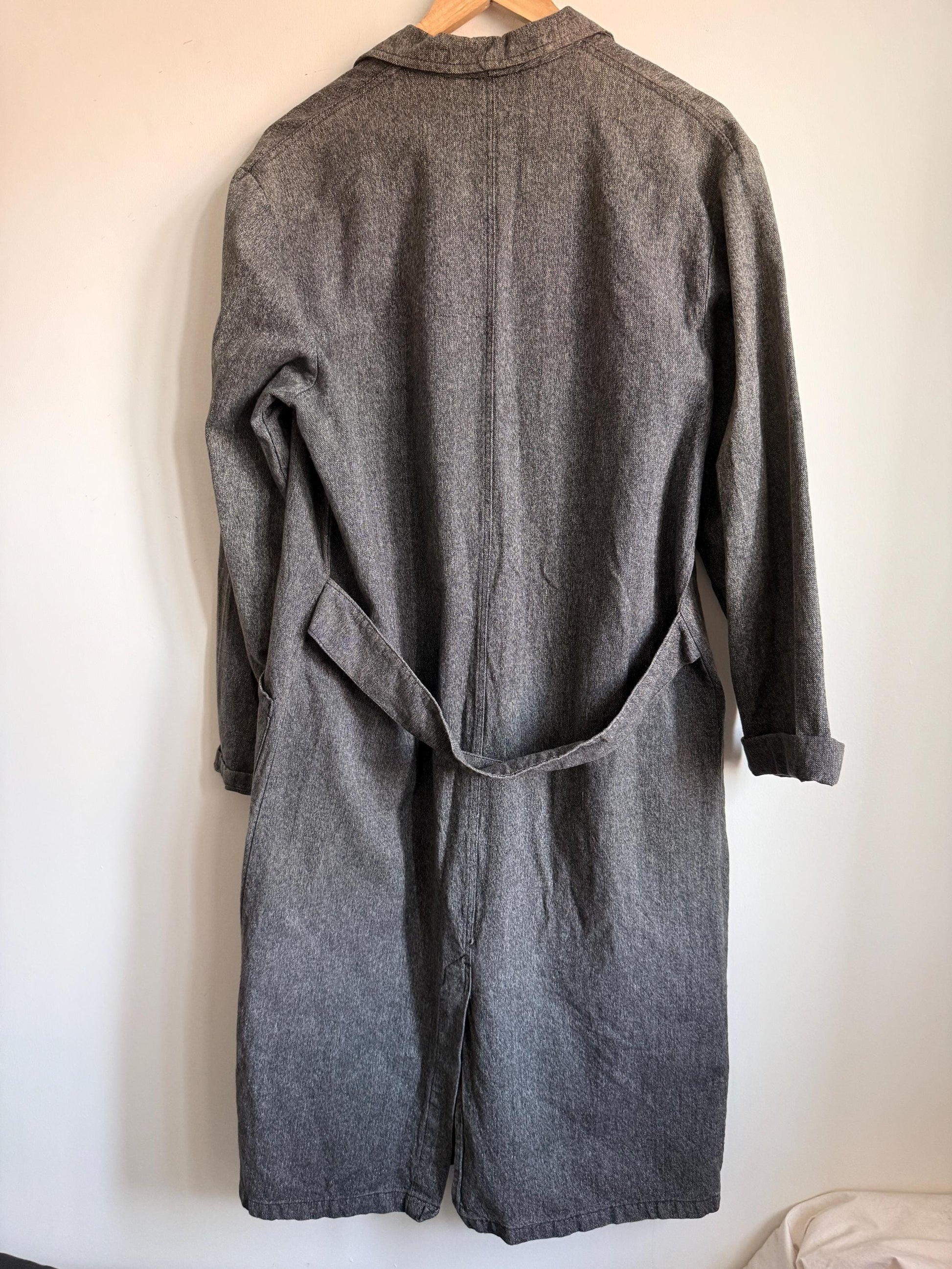Vintage 1940s 1950s Grey Workwear Chore Coat Long Atelier Workshop Shop Coat Utility Jacket