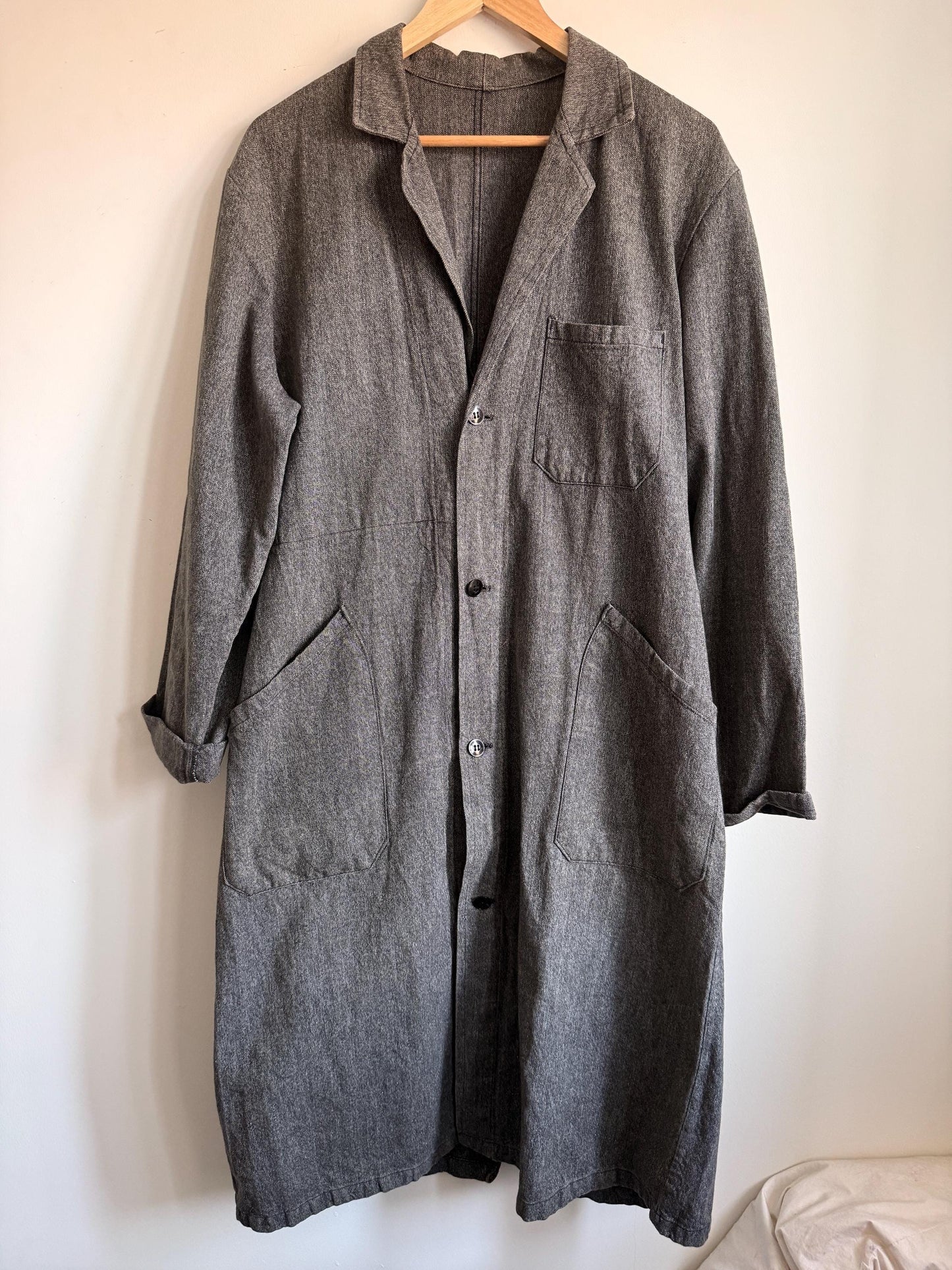 Vintage 1940s 1950s Grey Workwear Chore Coat Long Atelier Workshop Shop Coat Utility Jacket