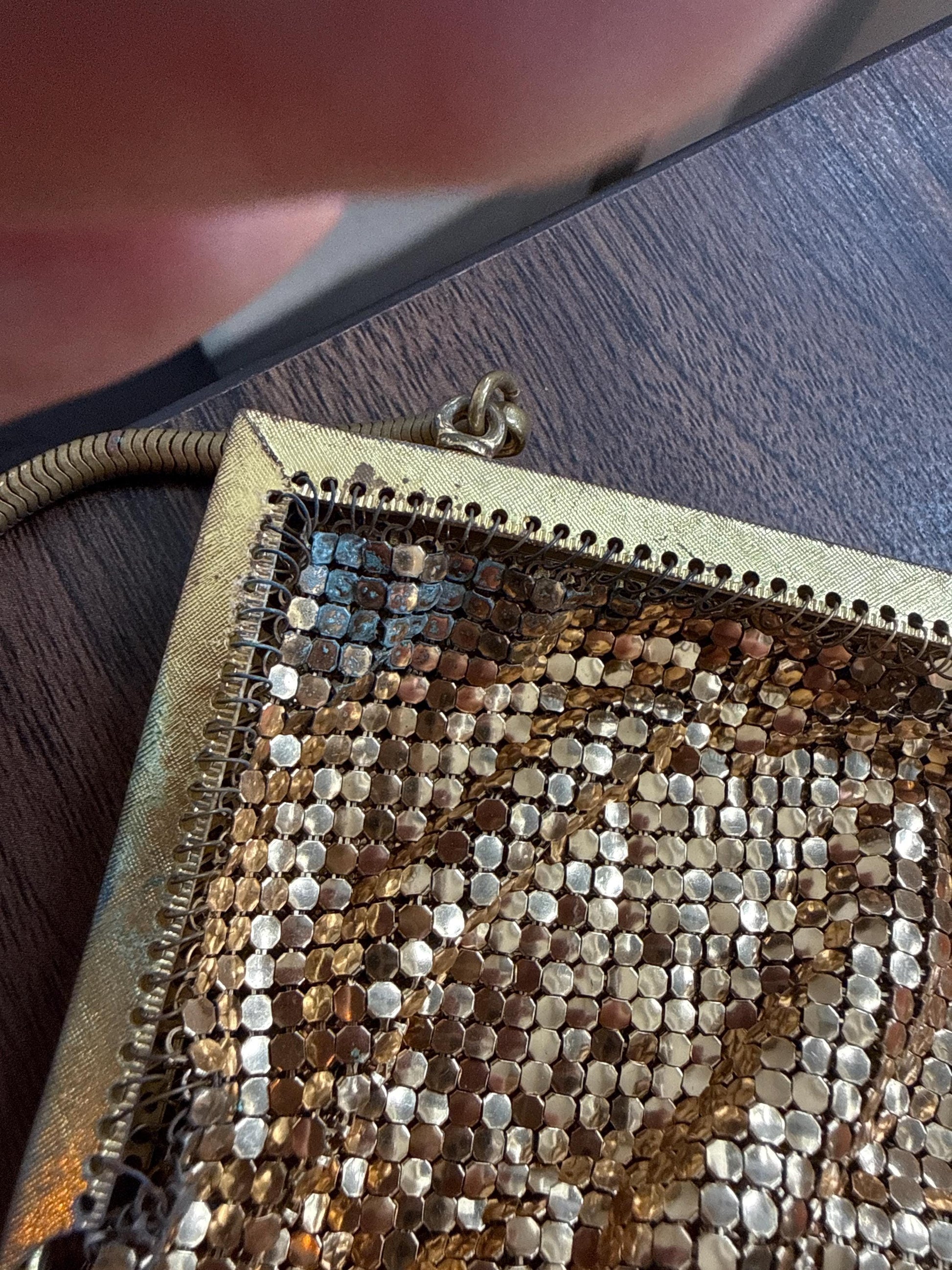 Vintage 1940s Gold Metal Mesh Evening Bag – Rhinestone Kiss Lock Chain Strap