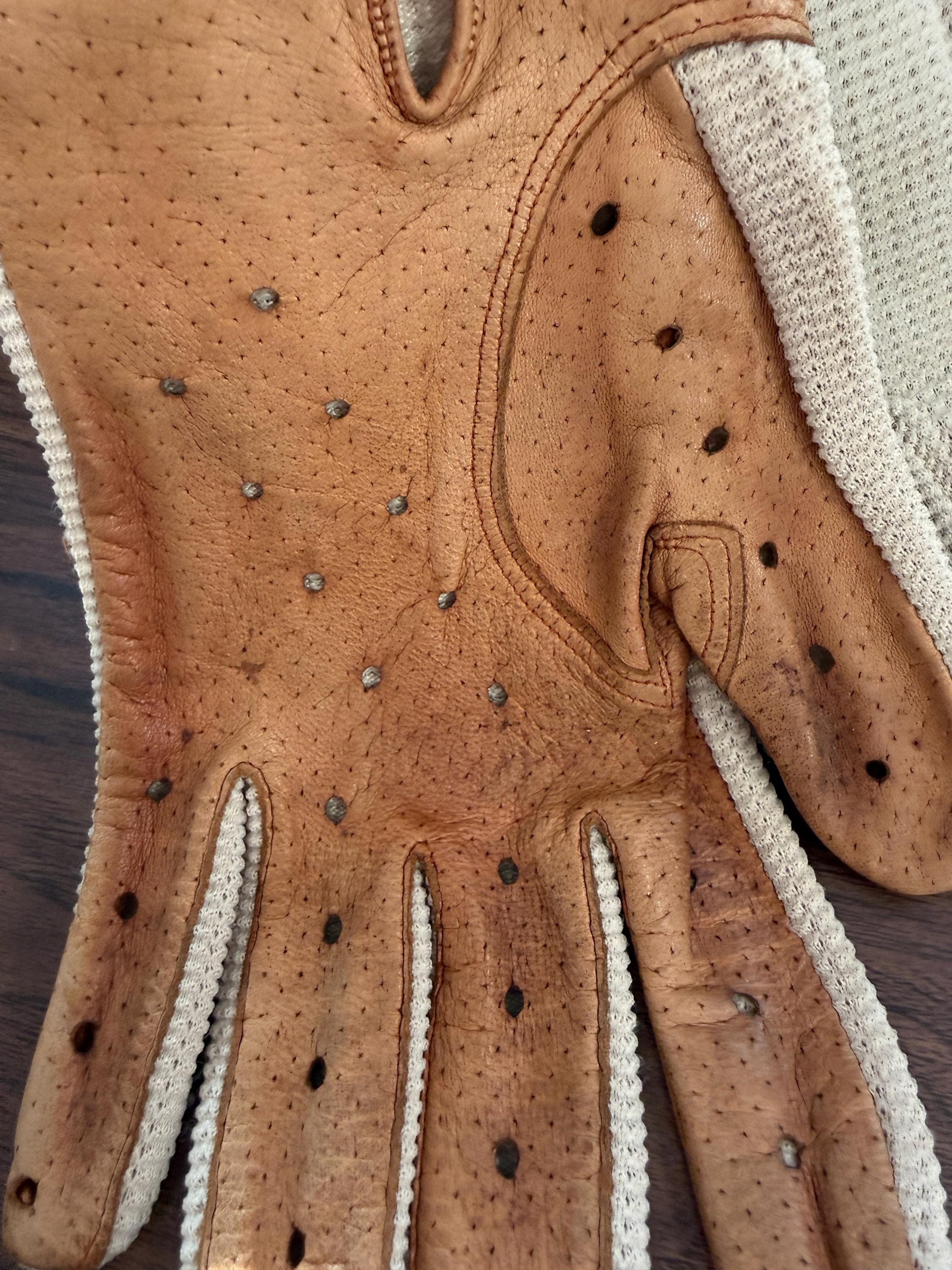 Vintage 1950s Crochet & Leather Driving Gloves – Cream Crochet with Tan Leather – Classic Motoring Gloves – Unlined
