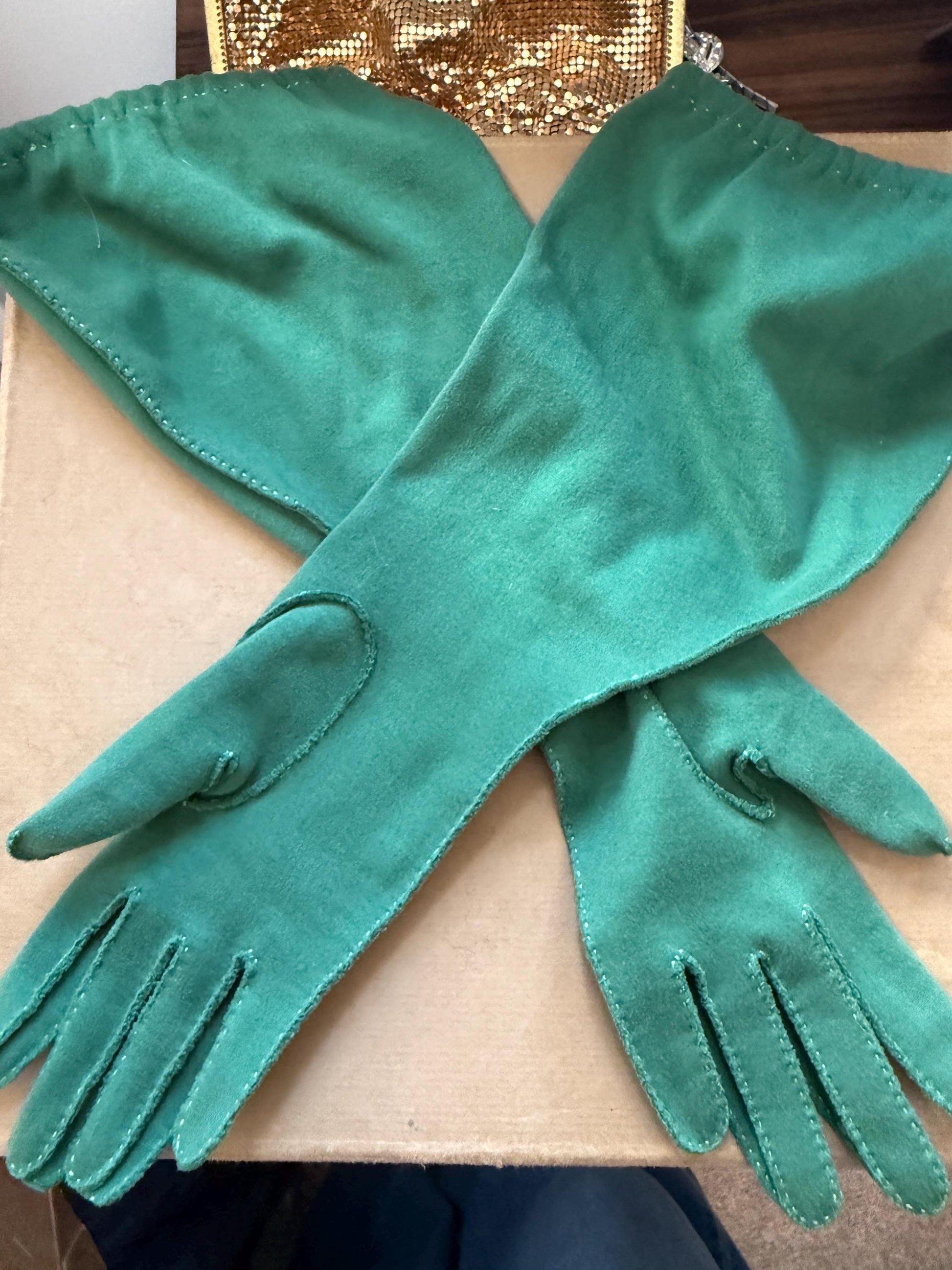 Vintage 1950s Dawnelle Green Cotton Gauntlet Gloves Size 6 1/2 Made in USA
