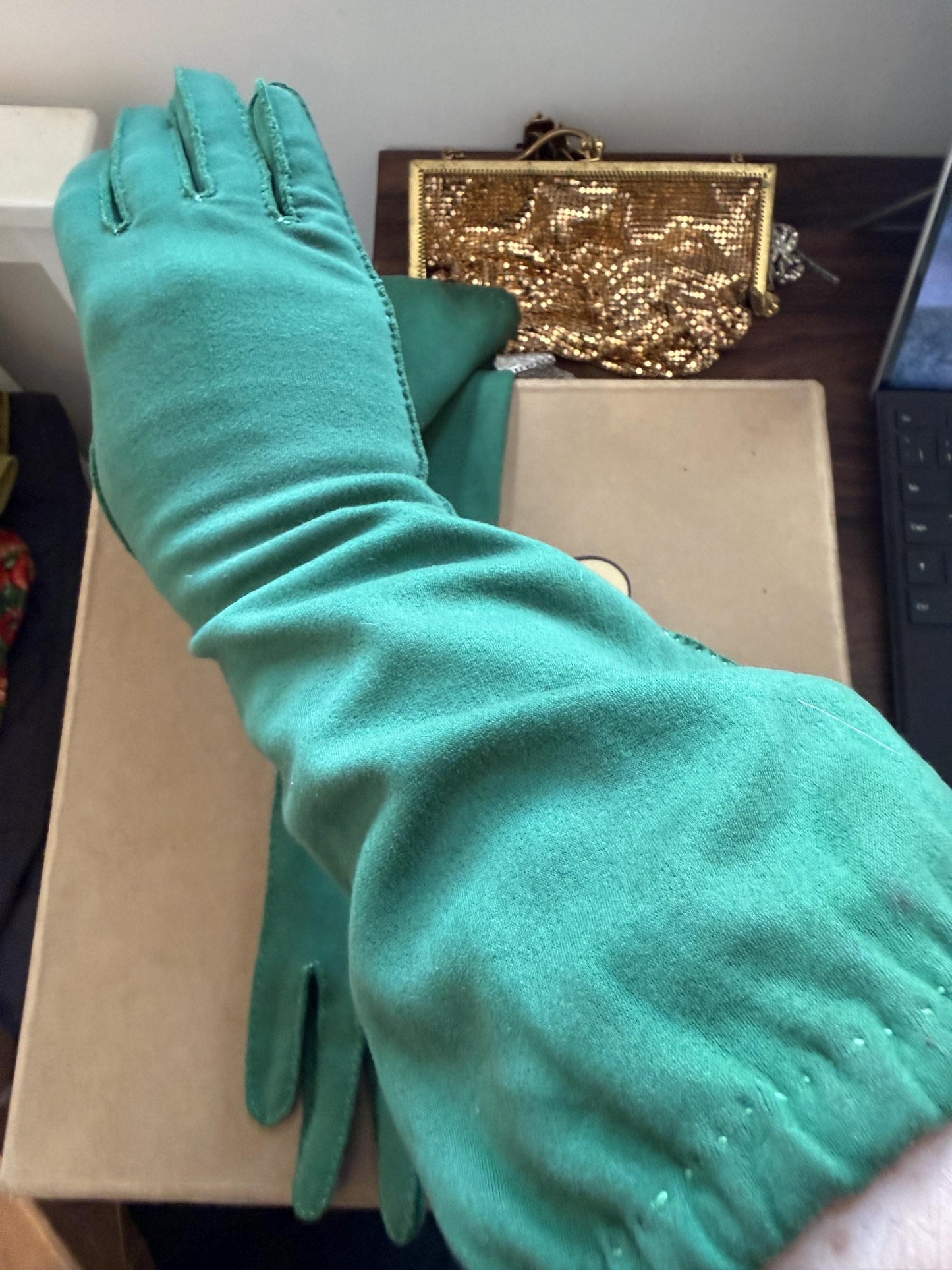 Vintage 1950s Dawnelle Green Cotton Gauntlet Gloves Size 6 1/2 Made in USA