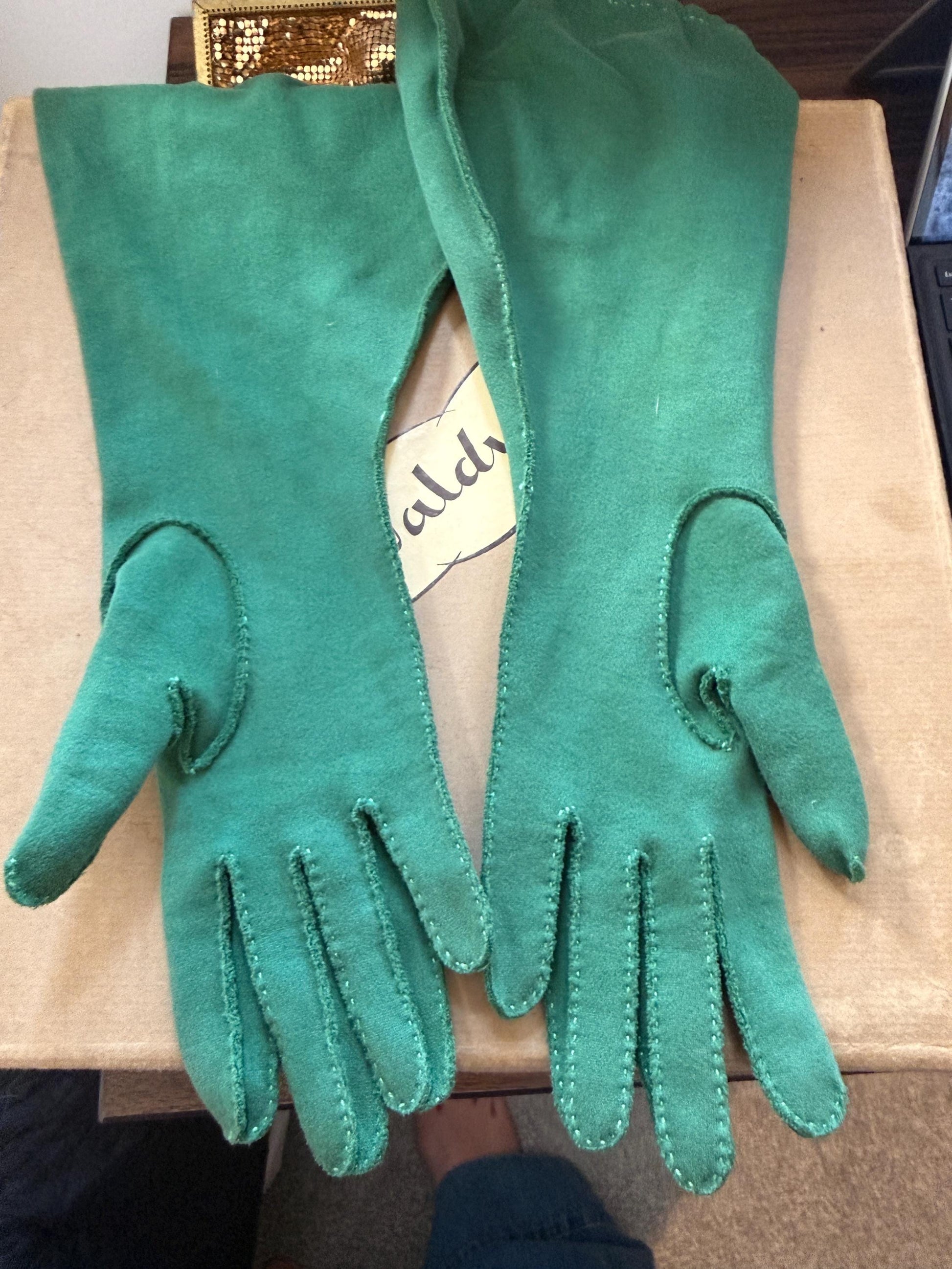Vintage 1950s Dawnelle Green Cotton Gauntlet Gloves Size 6 1/2 Made in USA