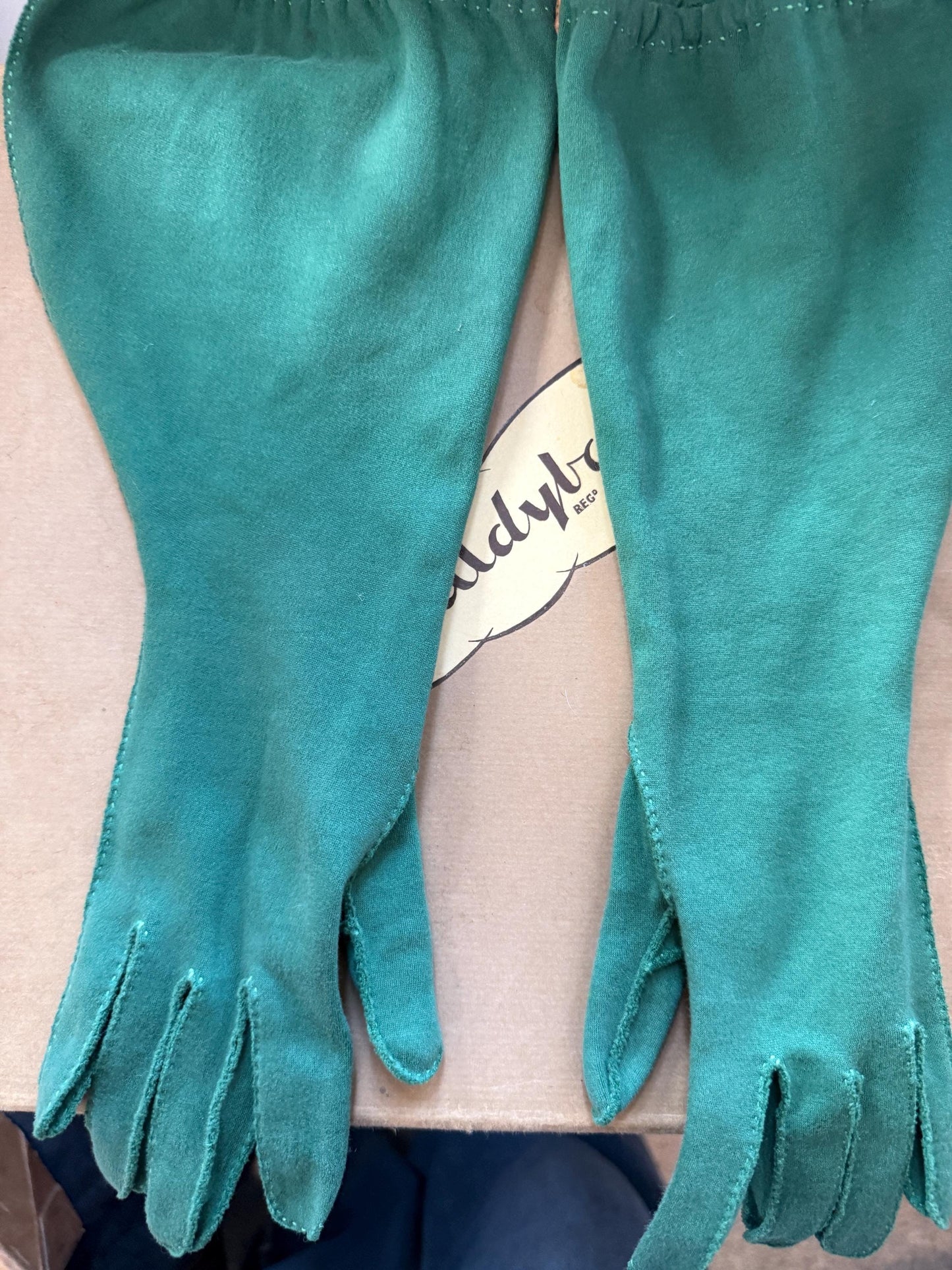Vintage 1950s Dawnelle Green Cotton Gauntlet Gloves Size 6 1/2 Made in USA