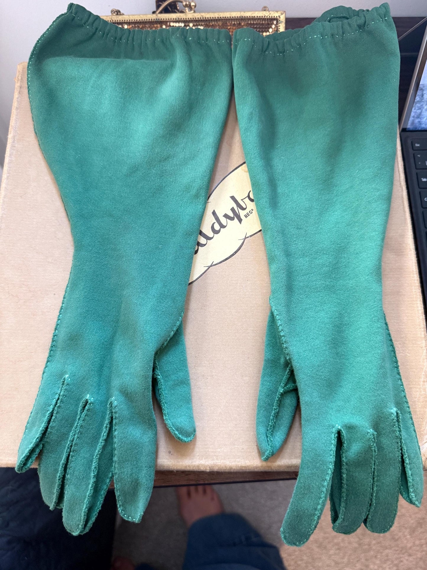 Vintage 1950s Dawnelle Green Cotton Gauntlet Gloves Size 6 1/2 Made in USA