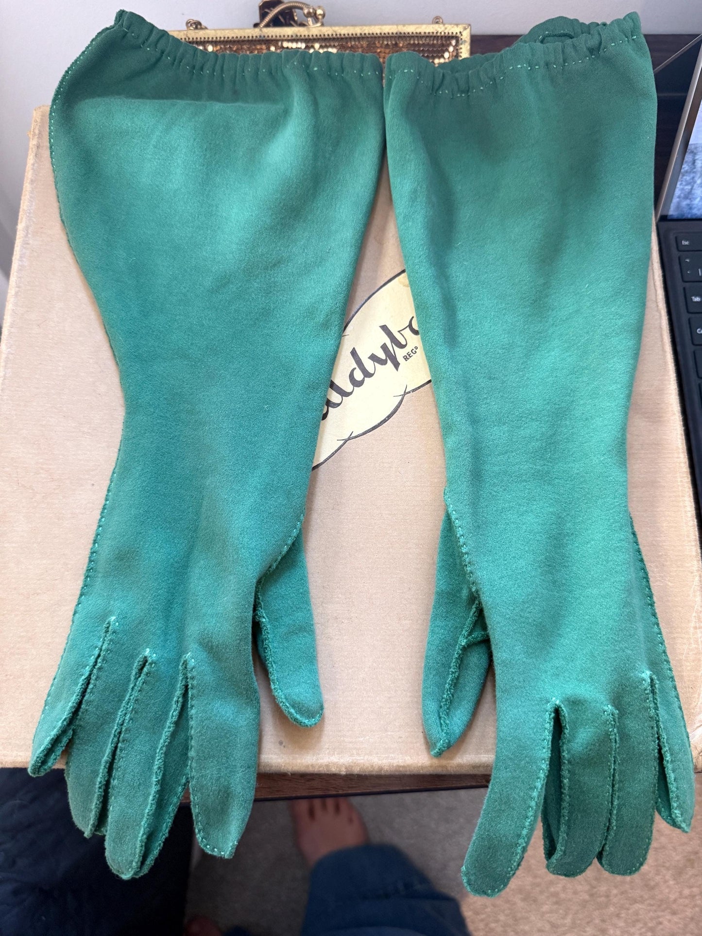 Vintage 1950s Dawnelle Green Cotton Gauntlet Gloves Size 6 1/2 Made in USA