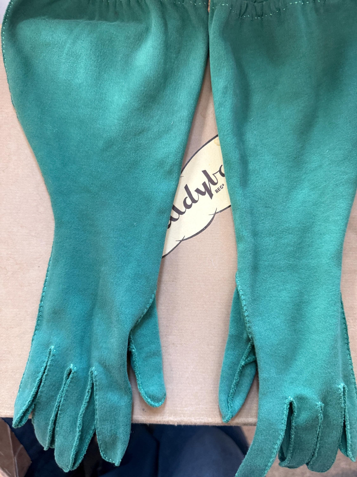 Vintage 1950s Dawnelle Green Cotton Gauntlet Gloves Size 6 1/2 Made in USA