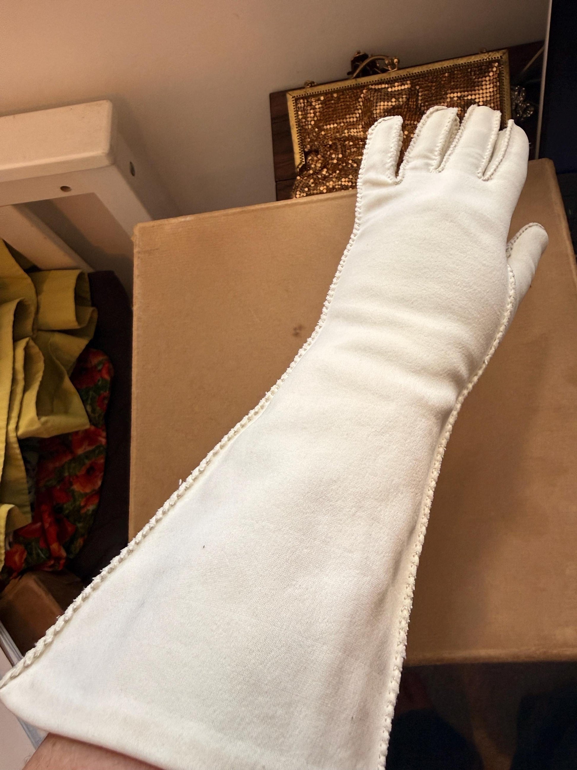 Vintage 1950s Ivory Cotton Gauntlet Gloves Long Evening evening Bridal GlovesSize 6 1/2