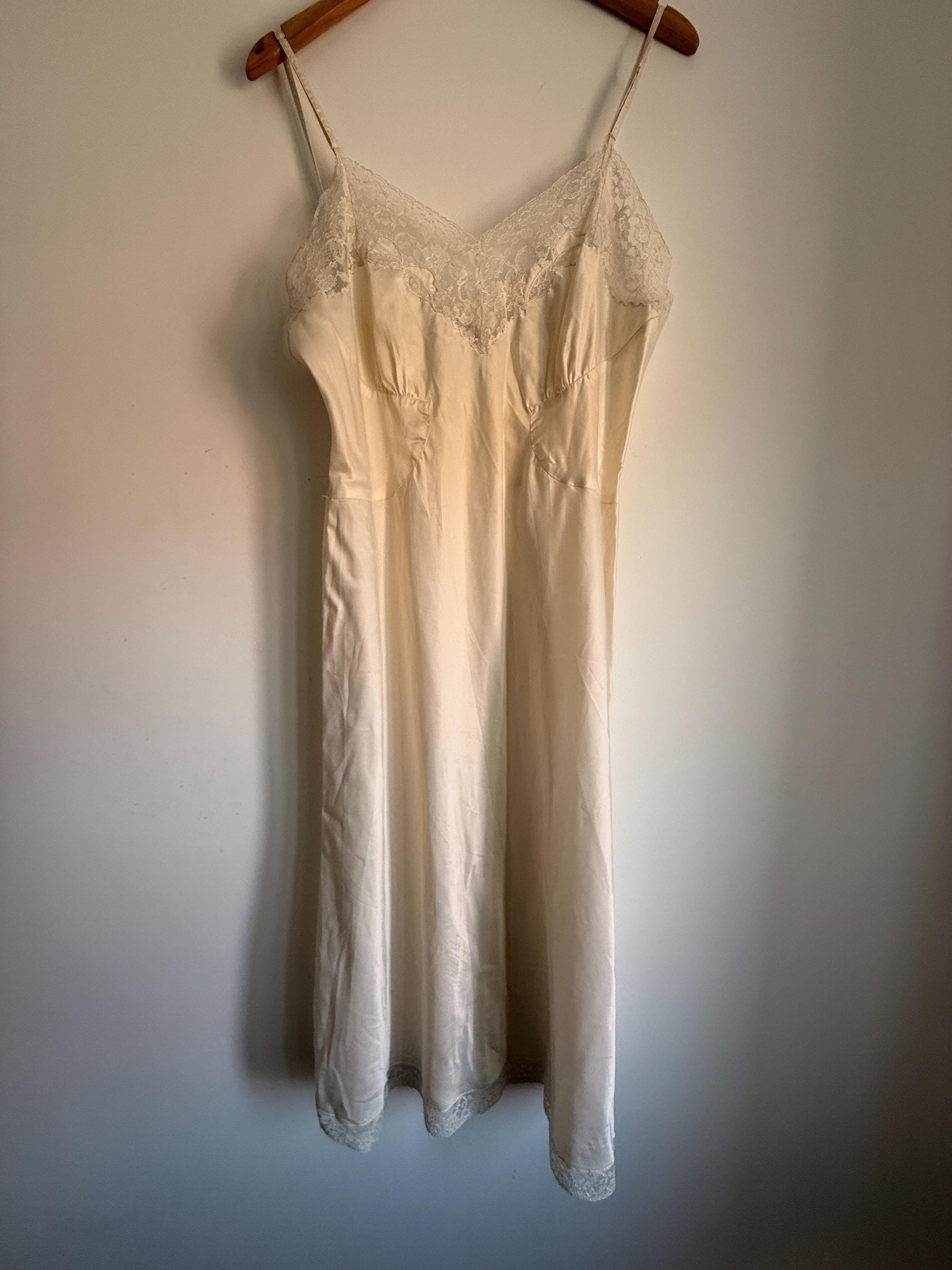 Vintage 1950s Ivory Full Slip Lace Trimmed Bias Style Lingerie Nightdress