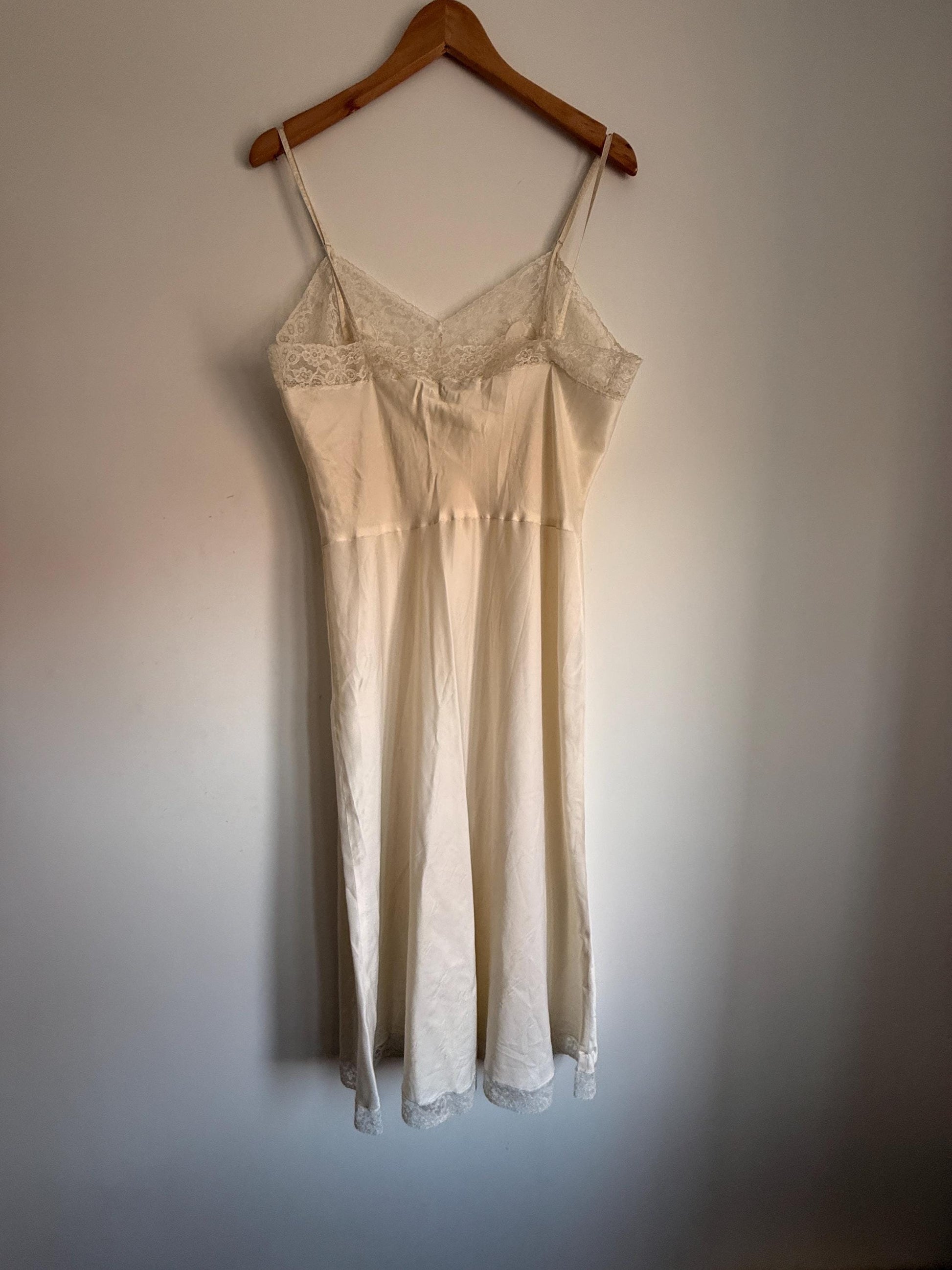 Vintage 1950s Ivory Full Slip Lace Trimmed Bias Style Lingerie Nightdress