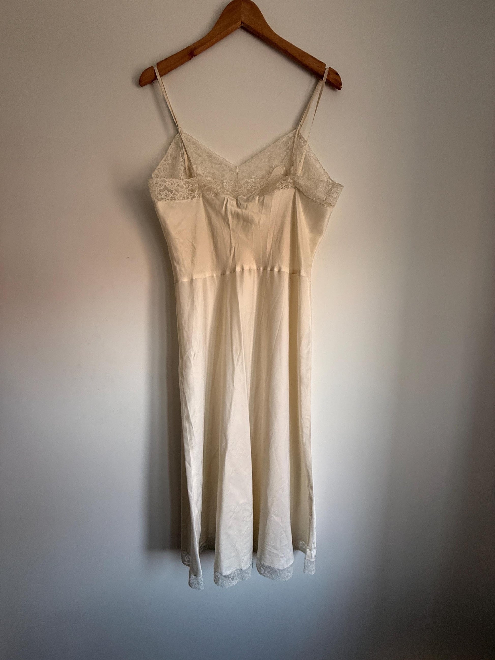 Vintage 1950s Ivory Full Slip Lace Trimmed Bias Style Lingerie Nightdress