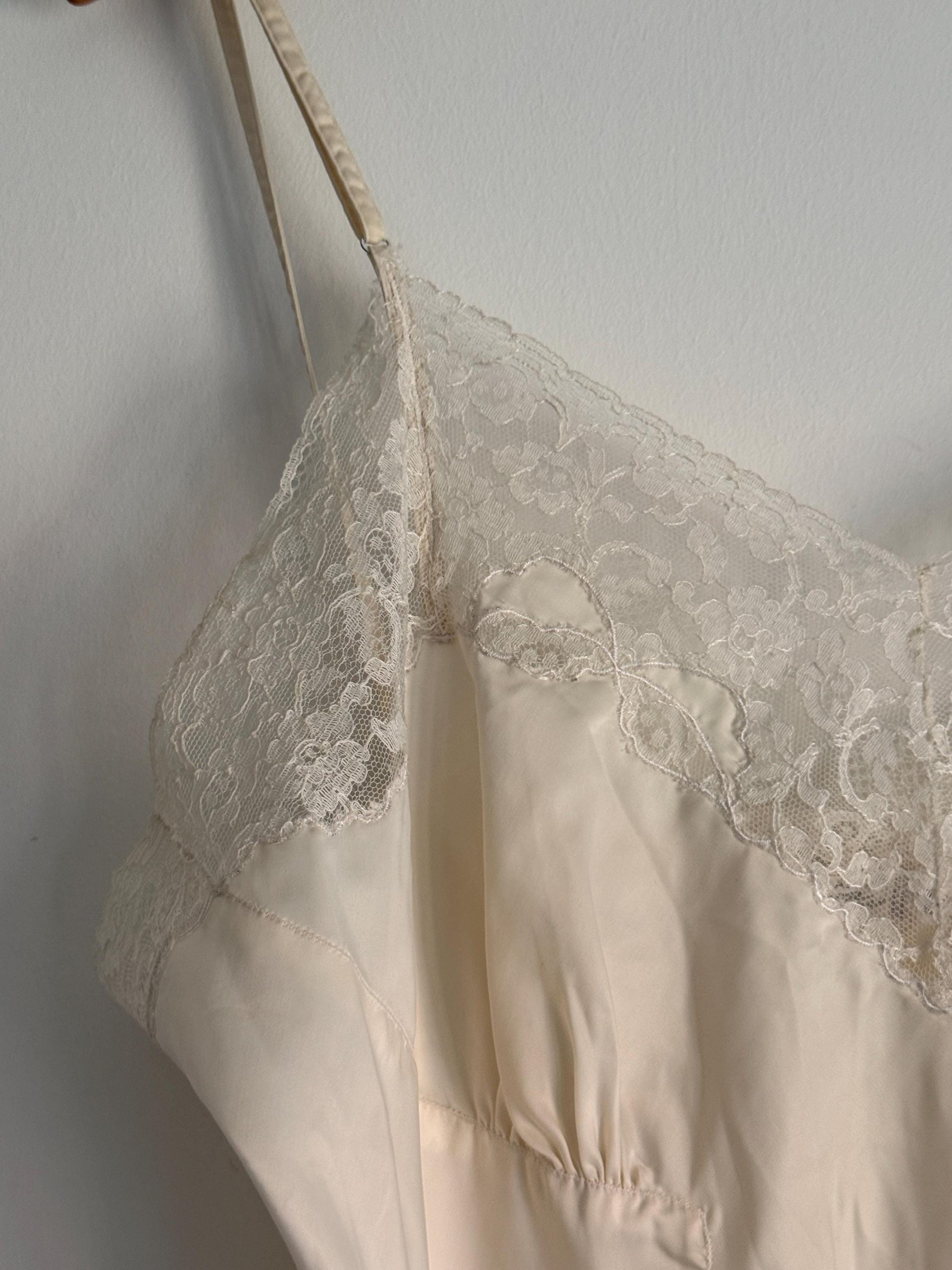 Vintage 1950s Ivory Full Slip Lace Trimmed Bias Style Lingerie Nightdress