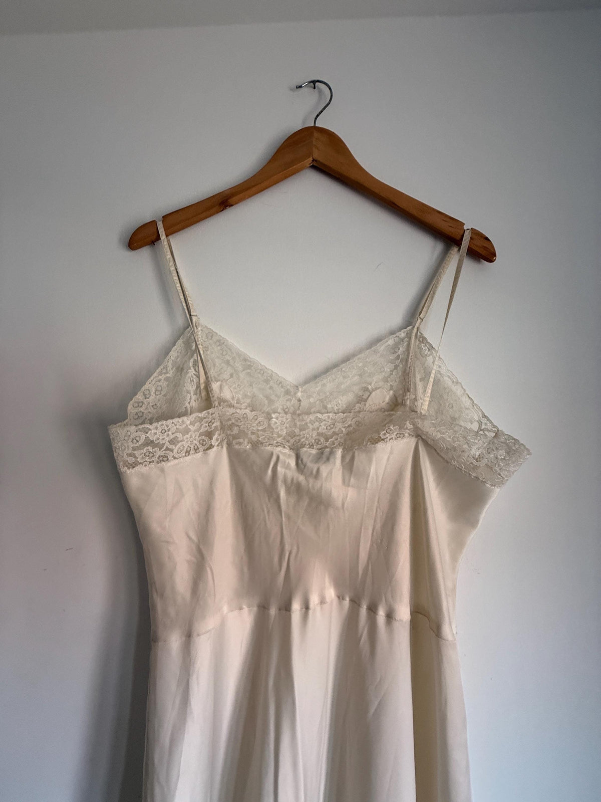 Vintage 1950s Ivory Full Slip Lace Trimmed Bias Style Lingerie Nightdress