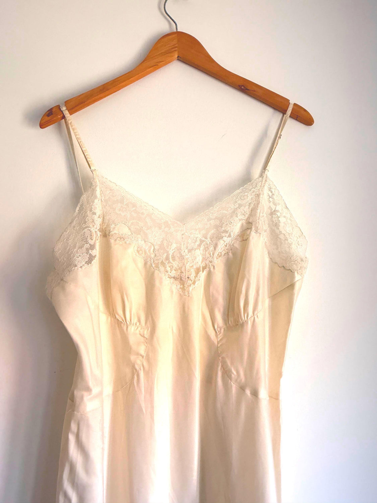 Vintage 1950s Ivory Full Slip Lace Trimmed Bias Style Lingerie Nightdress