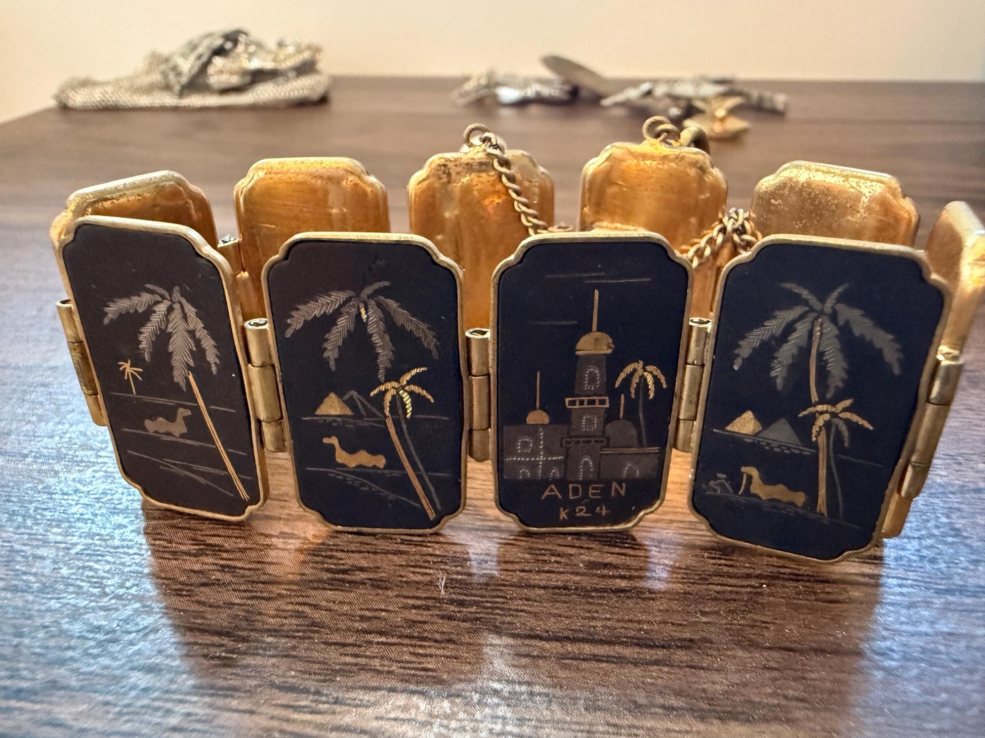 Vintage 1950s Japanese K24 Damascene Aden Souvenir Bracelet – Gold Silver Inlay Palm Trees Camels