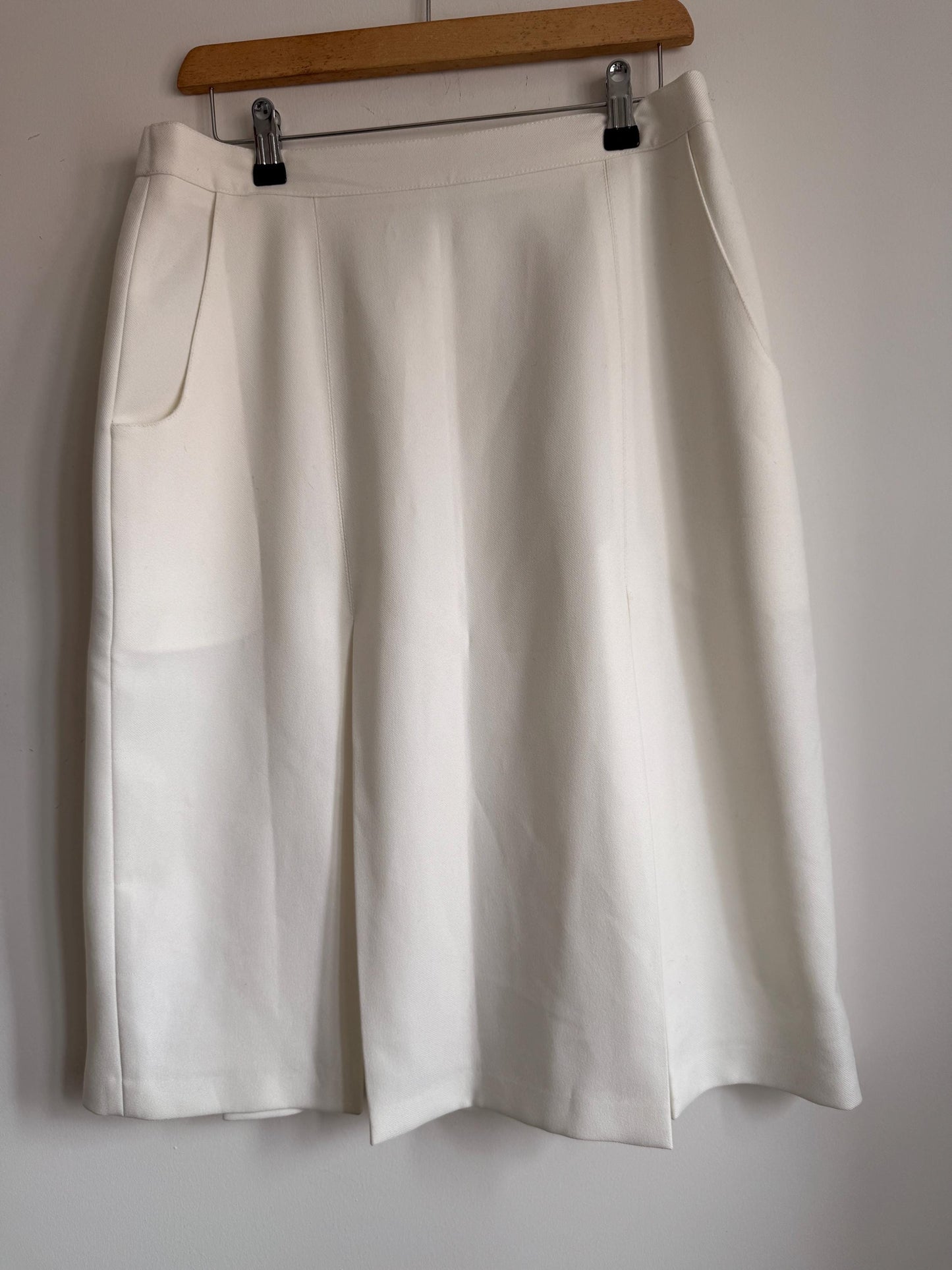 Vintage 1960s Ivory Cream Midi Skirt – Mod Pleated A-Line Skirt – Side Zip – Pocket – 60s 70s Vintage