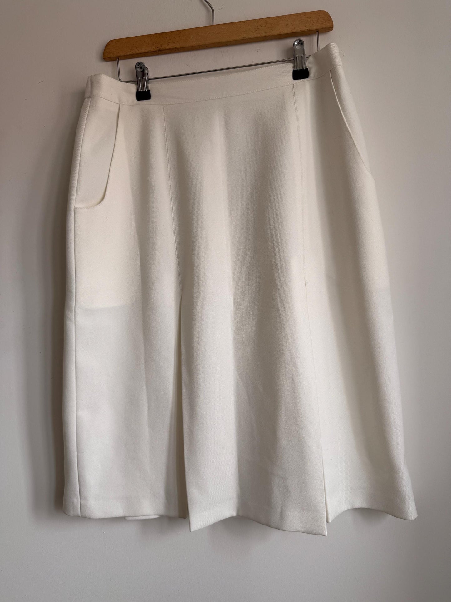 Vintage 1960s Ivory Cream Midi Skirt – Mod Pleated A-Line Skirt – Side Zip – Pocket – 60s 70s Vintage