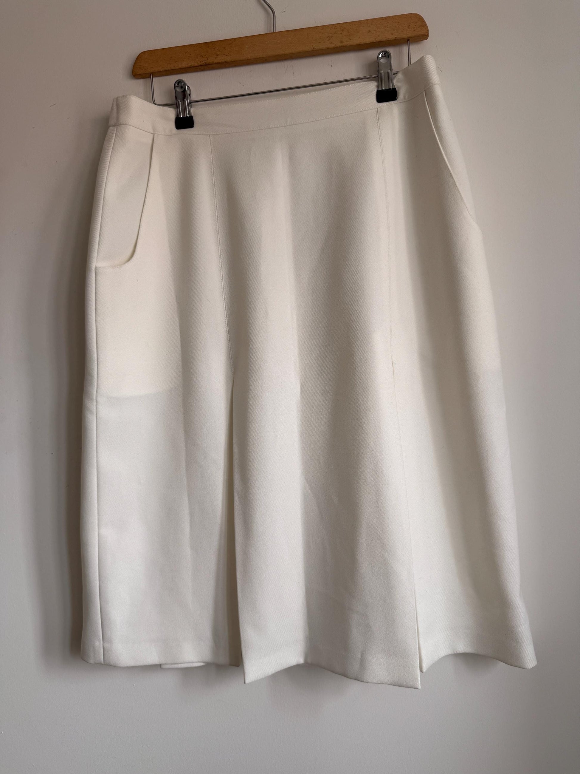 Vintage 1960s Ivory Cream Midi Skirt – Mod Pleated A-Line Skirt – Side Zip – Pocket – 60s 70s Vintage
