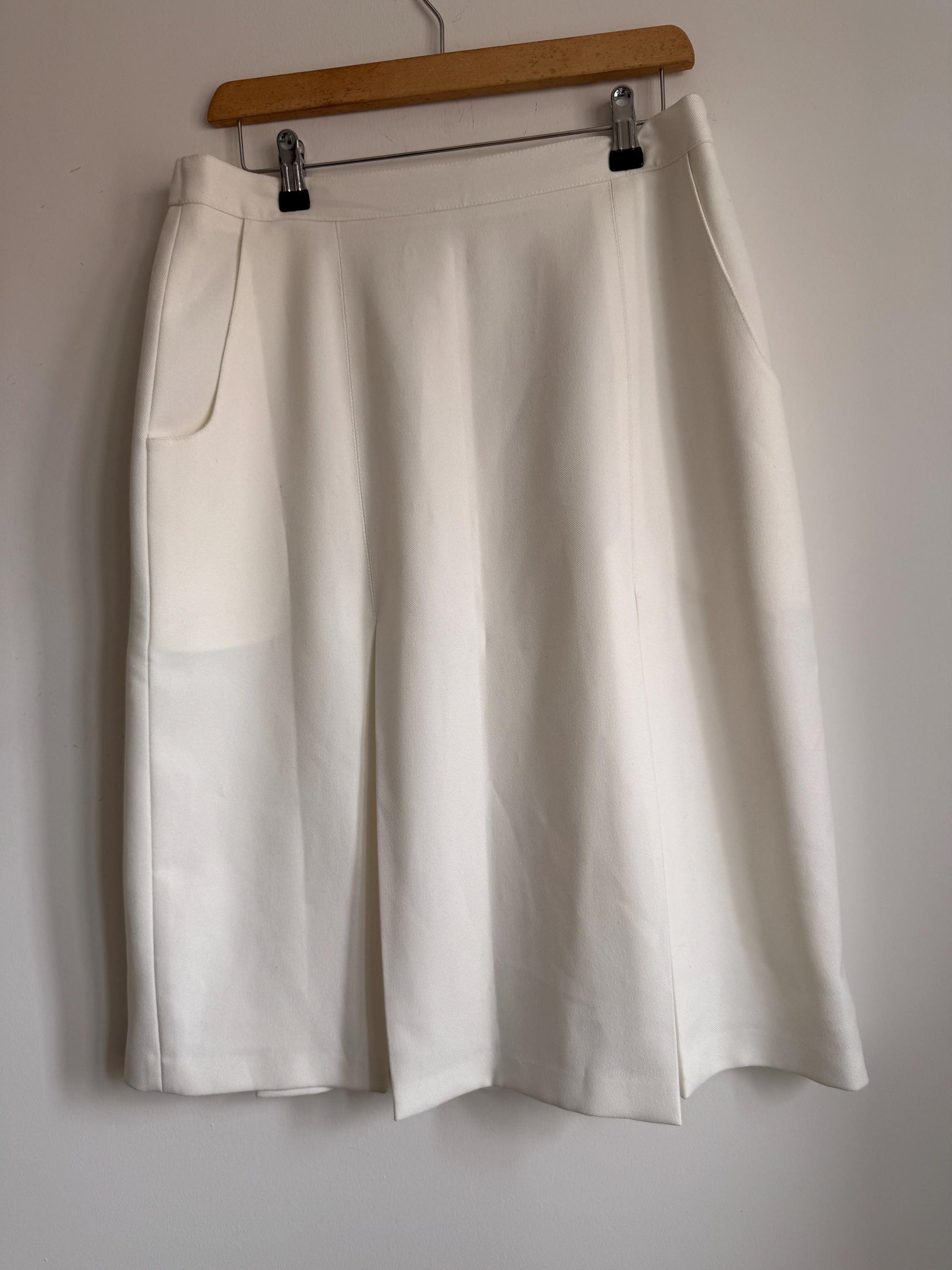 Vintage 1960s Ivory Cream Midi Skirt – Mod Pleated A-Line Skirt – Side Zip – Pocket – 60s 70s Vintage