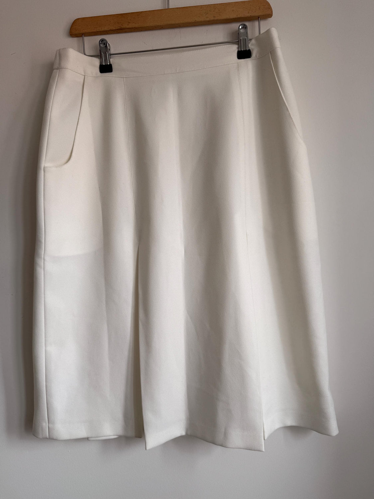 Vintage 1960s Ivory Cream Midi Skirt – Mod Pleated A-Line Skirt – Side Zip – Pocket – 60s 70s Vintage