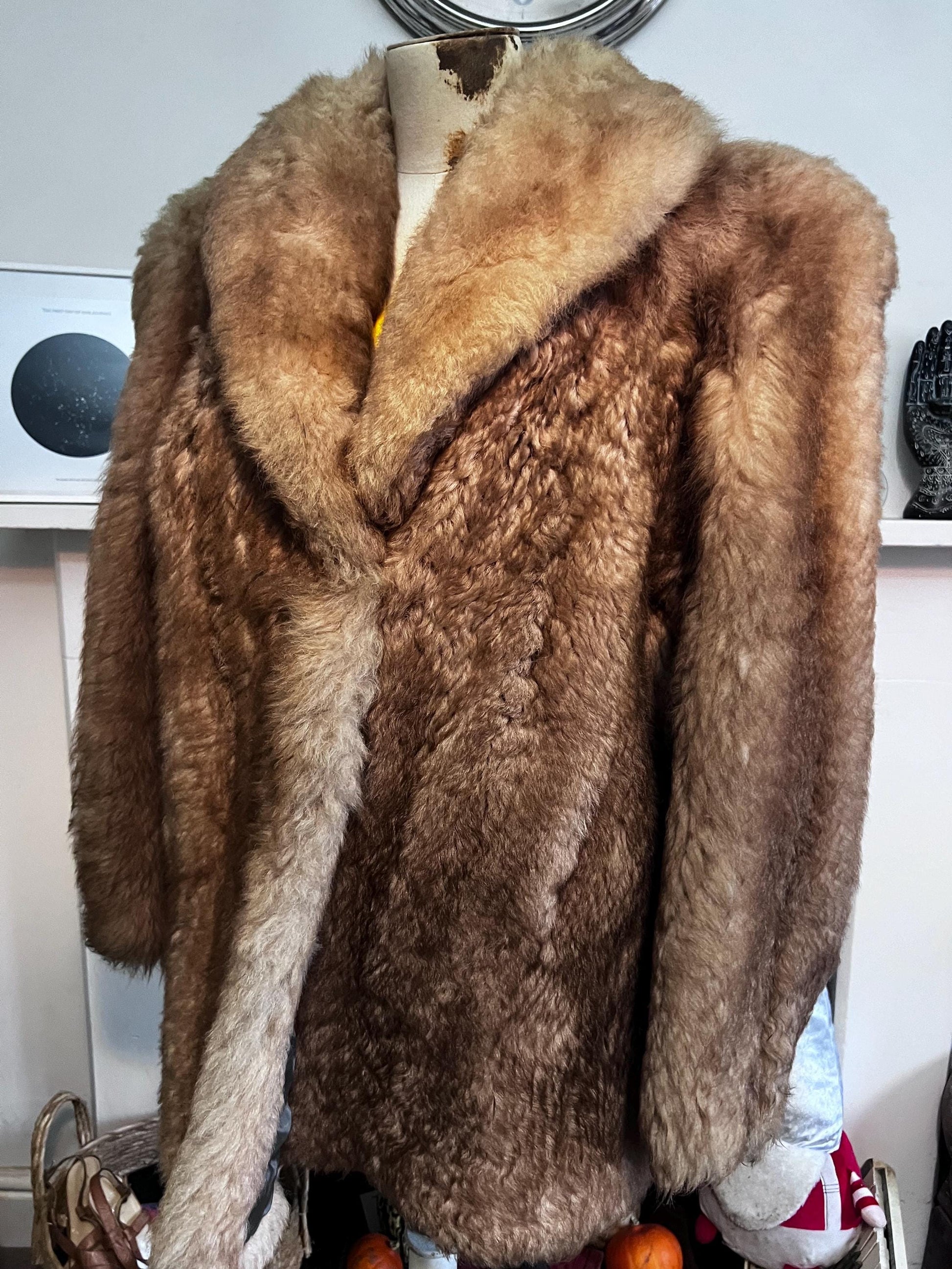 Vintage 1970s Faux Coney Fake Fur Coat, Vintage Faux Fur Coat 70s Fur Coat, Fur Coat, clasp fastened fur coat, vintage heavy fur coat, 70s