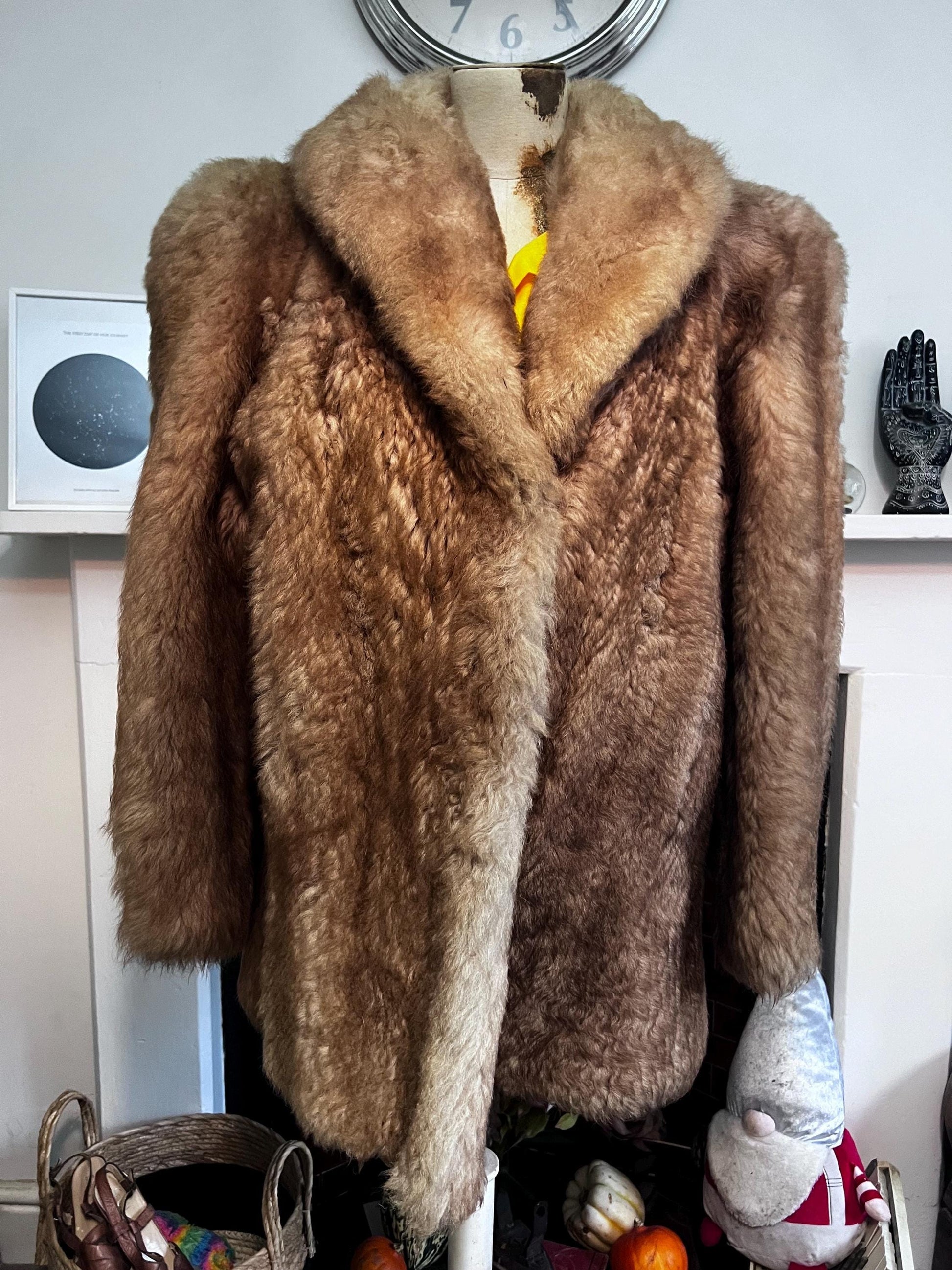Vintage 1970s Faux Coney Fake Fur Coat, Vintage Faux Fur Coat 70s Fur Coat, Fur Coat, clasp fastened fur coat, vintage heavy fur coat, 70s