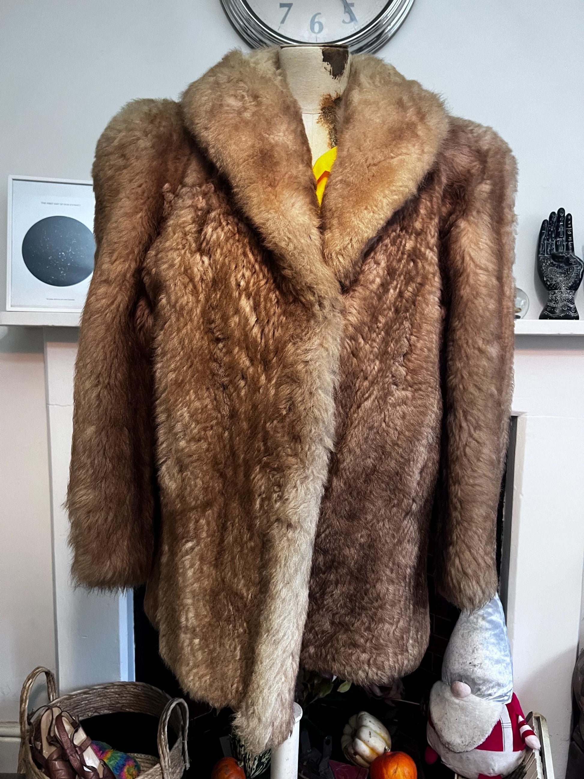Vintage 1970s Faux Coney Fake Fur Coat, Vintage Faux Fur Coat 70s Fur Coat, Fur Coat, clasp fastened fur coat, vintage heavy fur coat, 70s