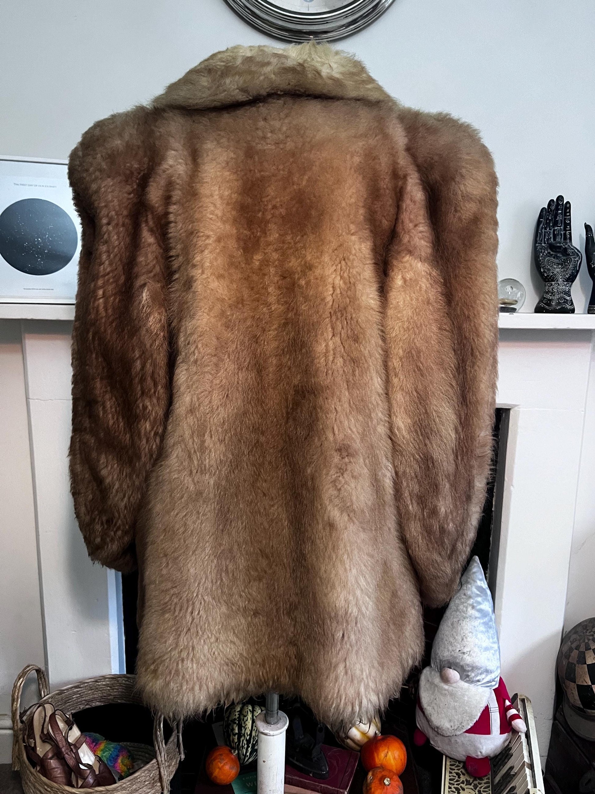 Vintage 1970s Faux Coney Fake Fur Coat, Vintage Faux Fur Coat 70s Fur Coat, Fur Coat, clasp fastened fur coat, vintage heavy fur coat, 70s
