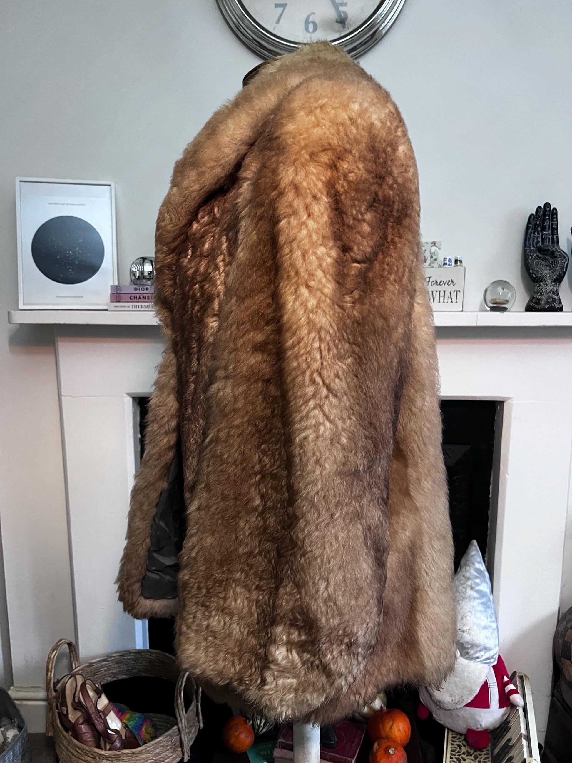 Vintage 1970s Faux Coney Fake Fur Coat, Vintage Faux Fur Coat 70s Fur Coat, Fur Coat, clasp fastened fur coat, vintage heavy fur coat, 70s