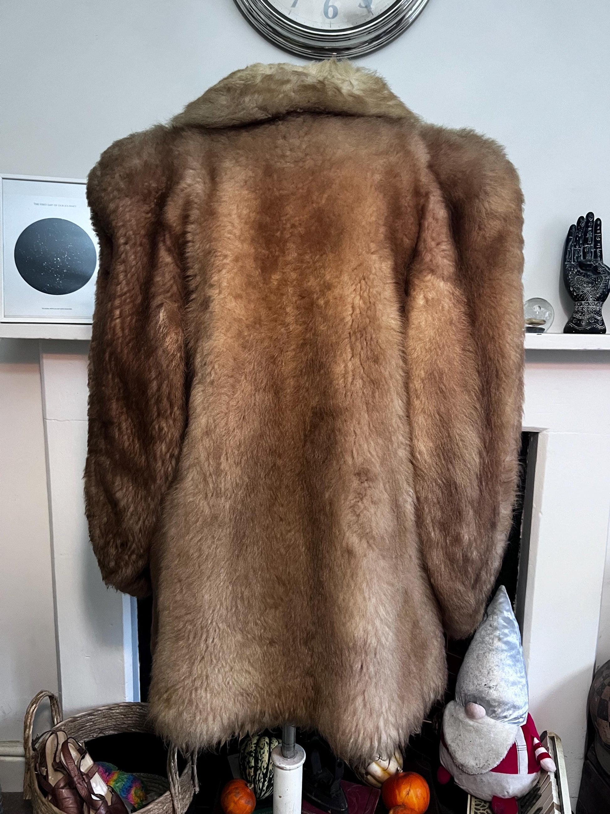 Vintage 1970s Faux Coney Fake Fur Coat, Vintage Faux Fur Coat 70s Fur Coat, Fur Coat, clasp fastened fur coat, vintage heavy fur coat, 70s