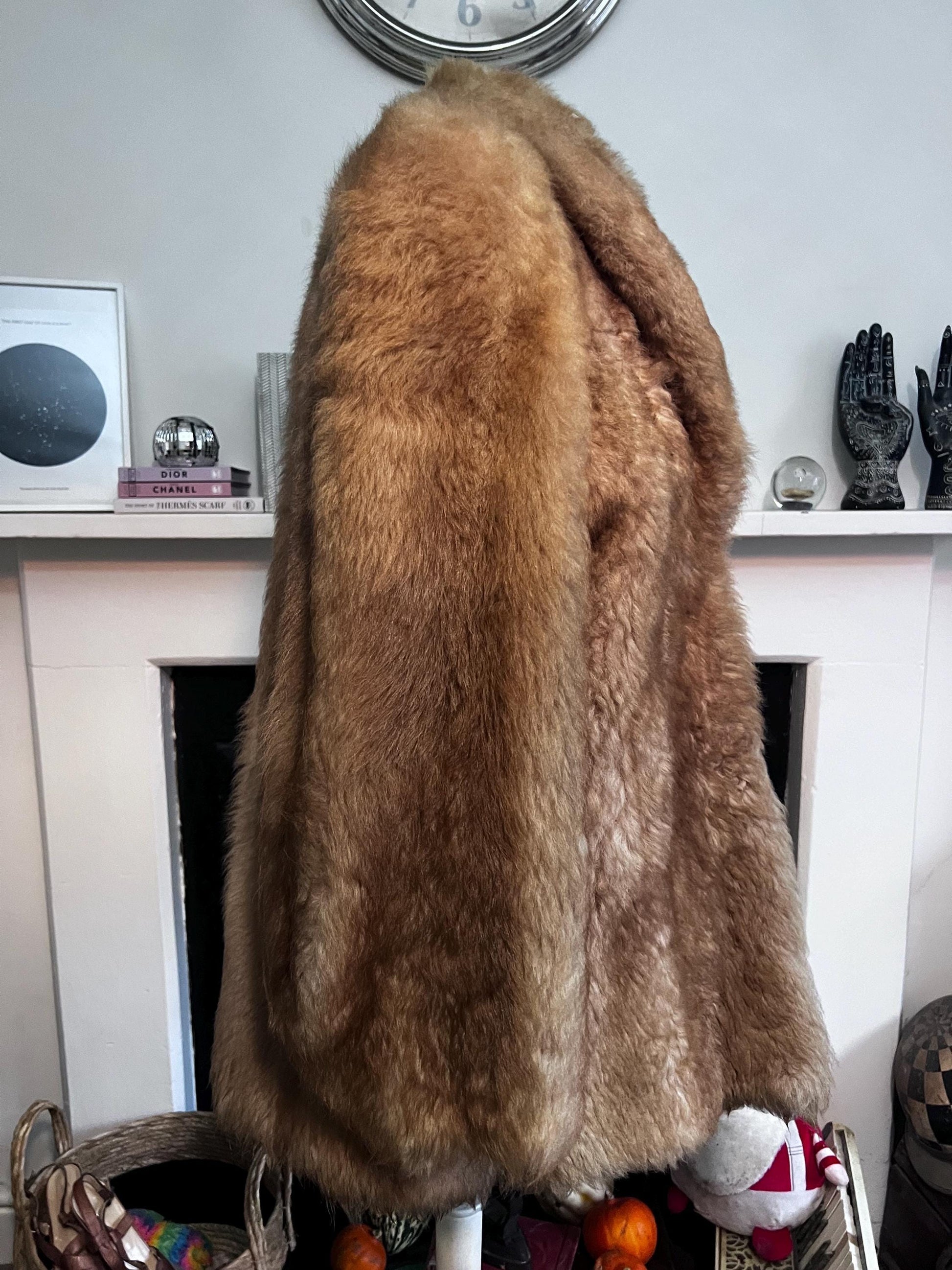 Vintage 1970s Faux Coney Fake Fur Coat, Vintage Faux Fur Coat 70s Fur Coat, Fur Coat, clasp fastened fur coat, vintage heavy fur coat, 70s