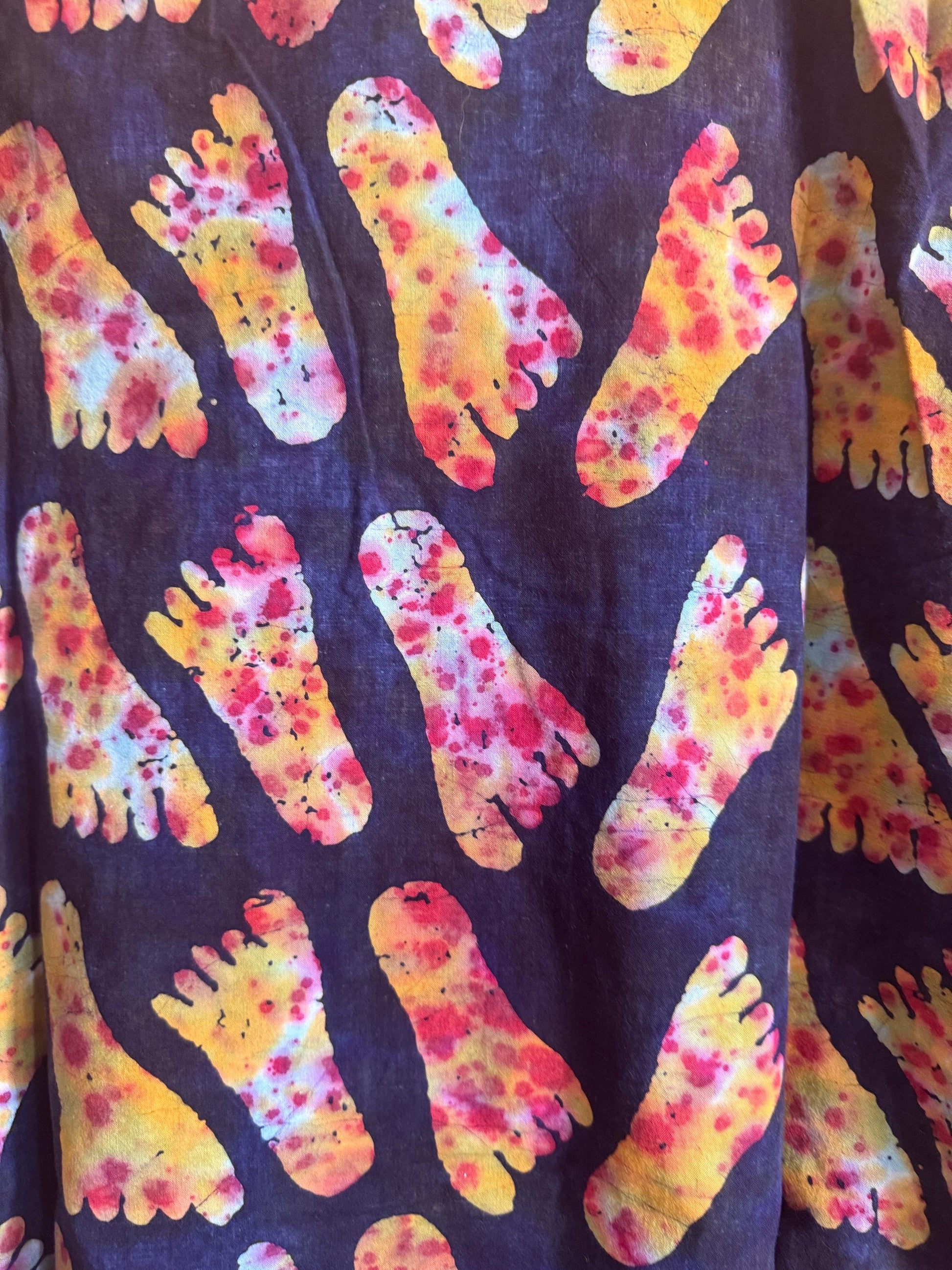 Vintage 1980s 90s Psychedelic Footprint Shirt – Tie Dye Novelty Print Colourful Button Unisex Festival Shirt