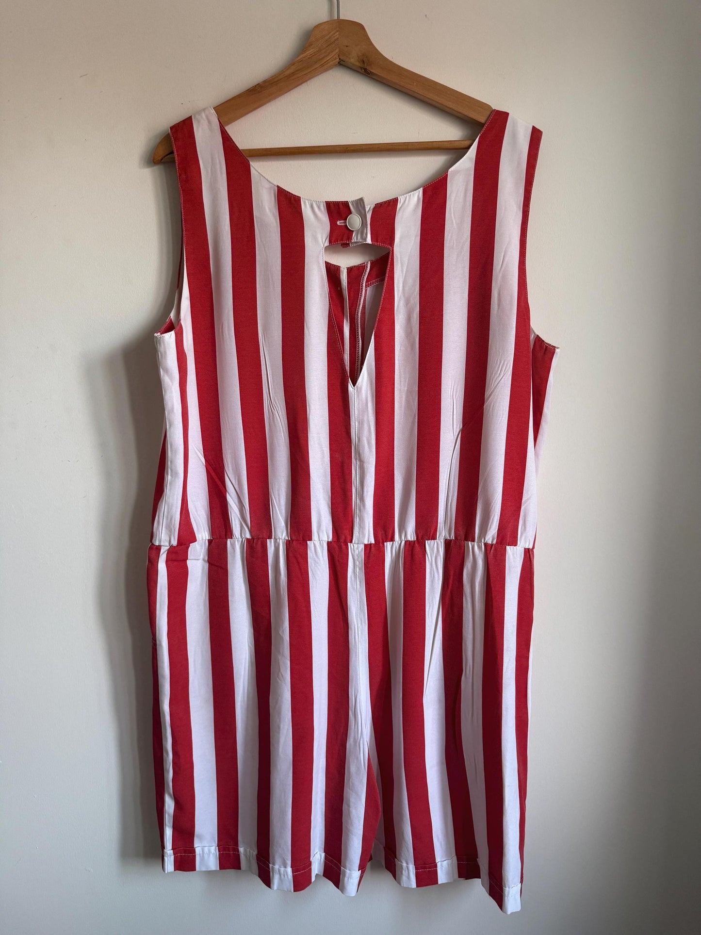 Vintage 1980s Red & White Striped Playsuit – Sleeveless Cotton Romper with Pockets – UK 14–16