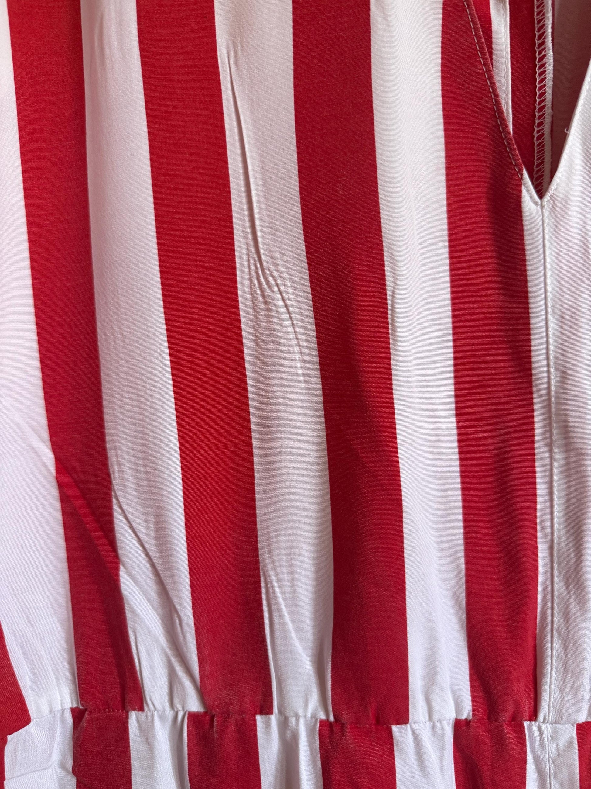 Vintage 1980s Red & White Striped Playsuit – Sleeveless Cotton Romper with Pockets – UK 14–16