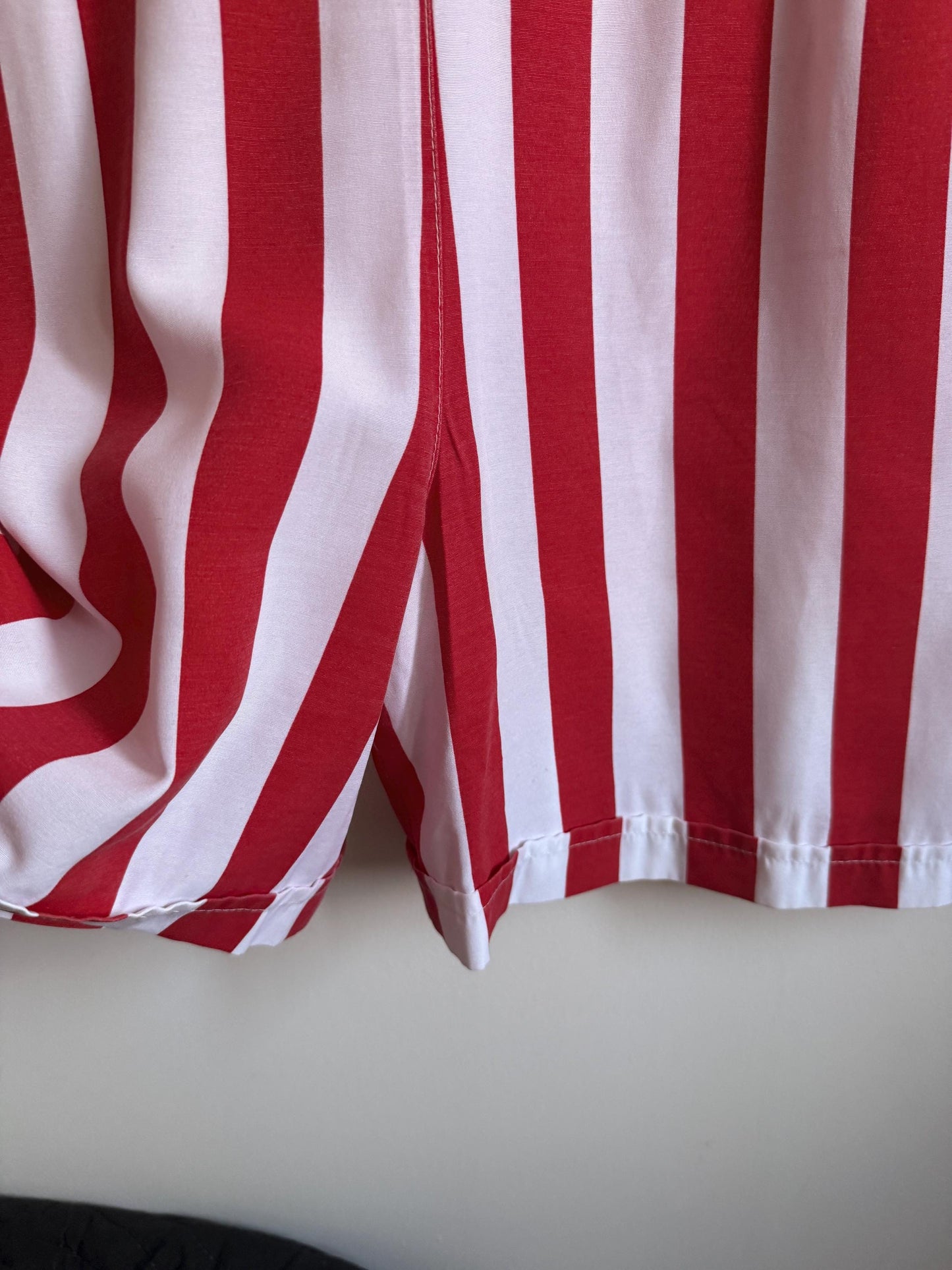 Vintage 1980s Red & White Striped Playsuit – Sleeveless Cotton Romper with Pockets – UK 14–16