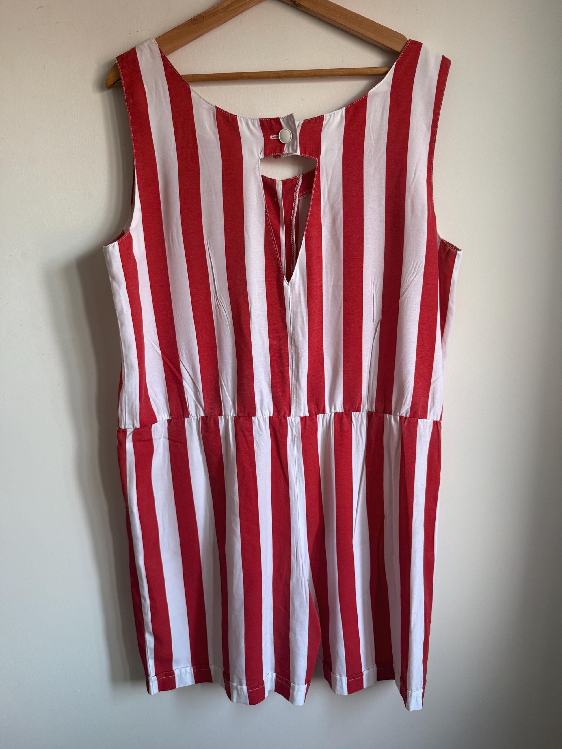Vintage 1980s Red & White Striped Playsuit – Sleeveless Cotton Romper with Pockets – UK 14–16