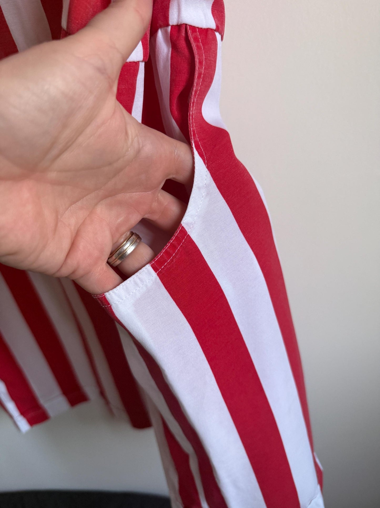 Vintage 1980s Red & White Striped Playsuit – Sleeveless Cotton Romper with Pockets – UK 14–16