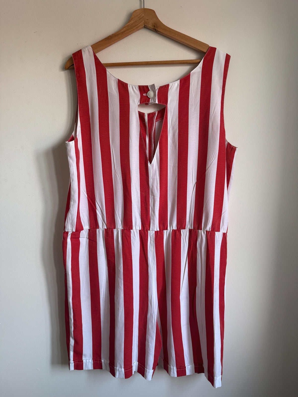 Vintage 1980s Red & White Striped Playsuit – Sleeveless Cotton Romper with Pockets – UK 14–16