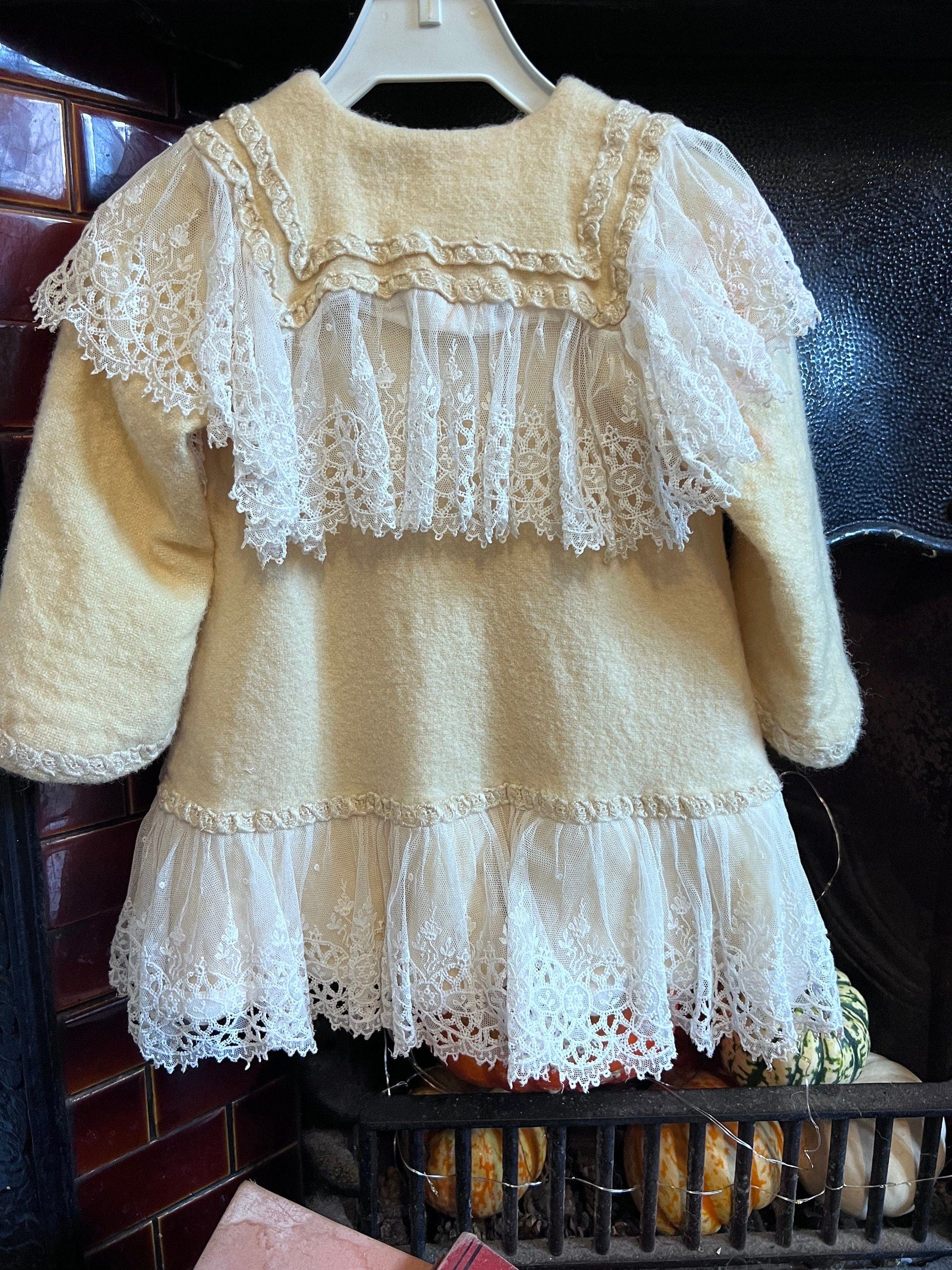 Vintage 40s childrens wool cream wool and lace coat | 1940s wool single breasted swing coat with fluted sleeves and lace details 1940s Coat