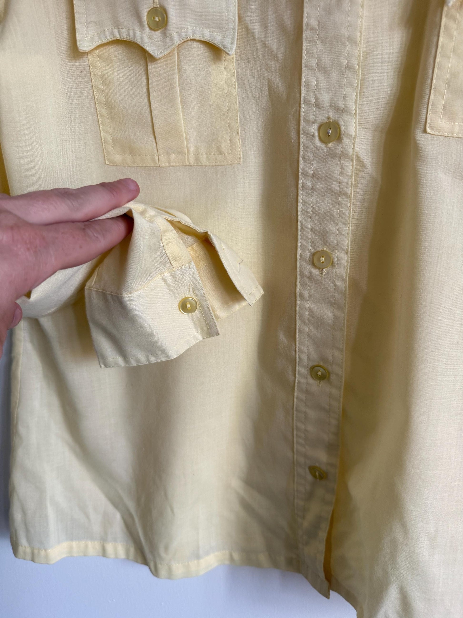 Vintage 70s Butter Yellow Western Shirt | Cowboy Style Button Up Blouse | Scalloped Pocket Shirt | Retro Women's Shirt