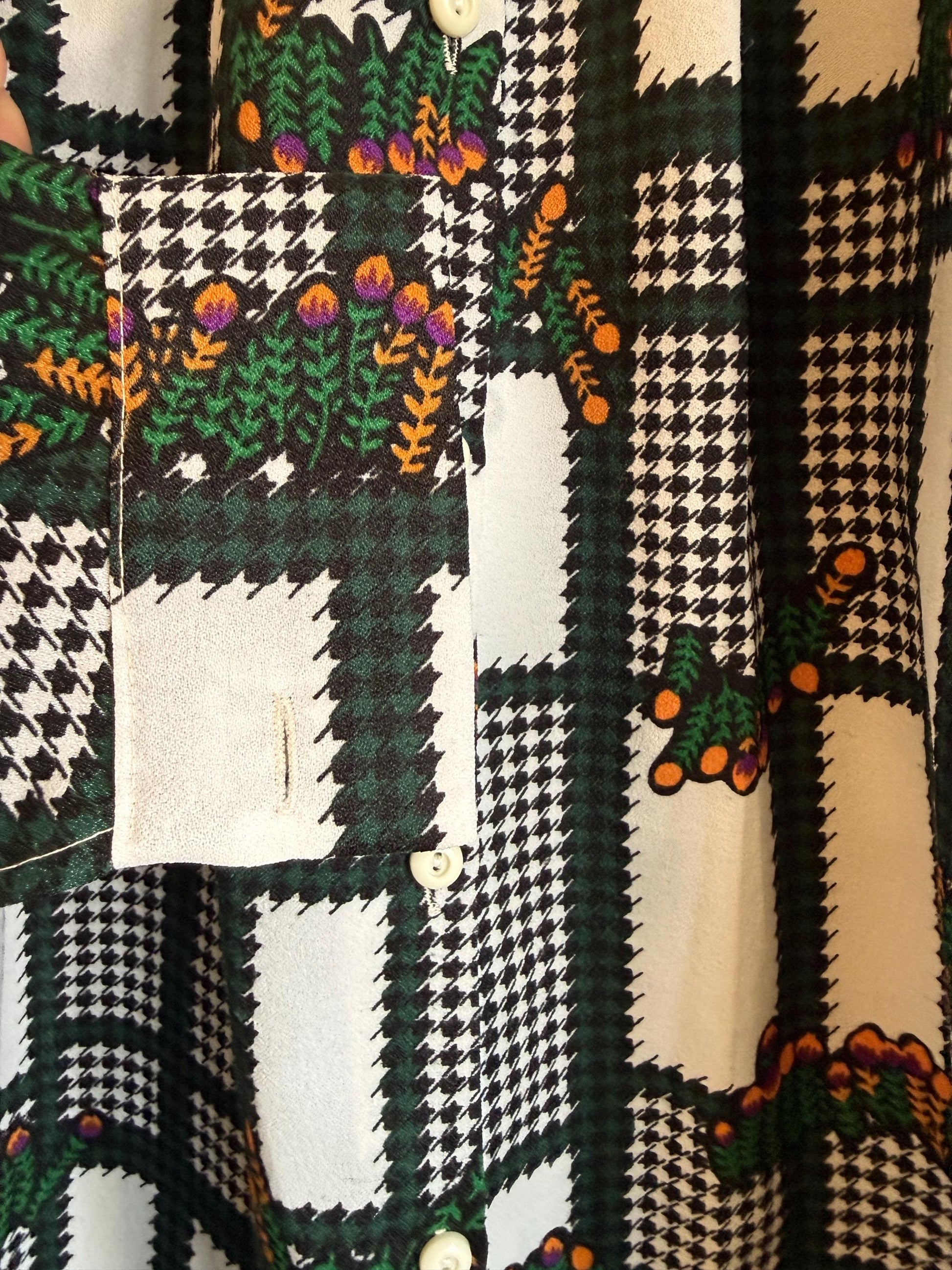 Vintage 70s Floral Dogtooth Blouse UK 10 | Novelty Print A Line Polyester Top | Retro Kitsch Long Sleeve Shirt