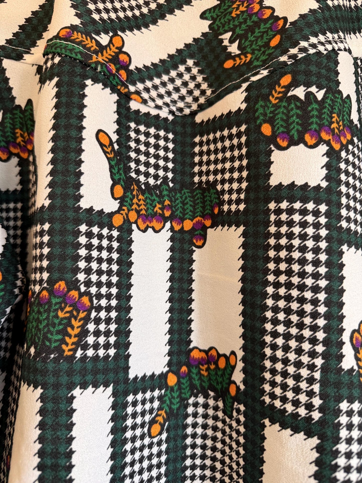 Vintage 70s Floral Dogtooth Blouse UK 10 | Novelty Print A Line Polyester Top | Retro Kitsch Long Sleeve Shirt