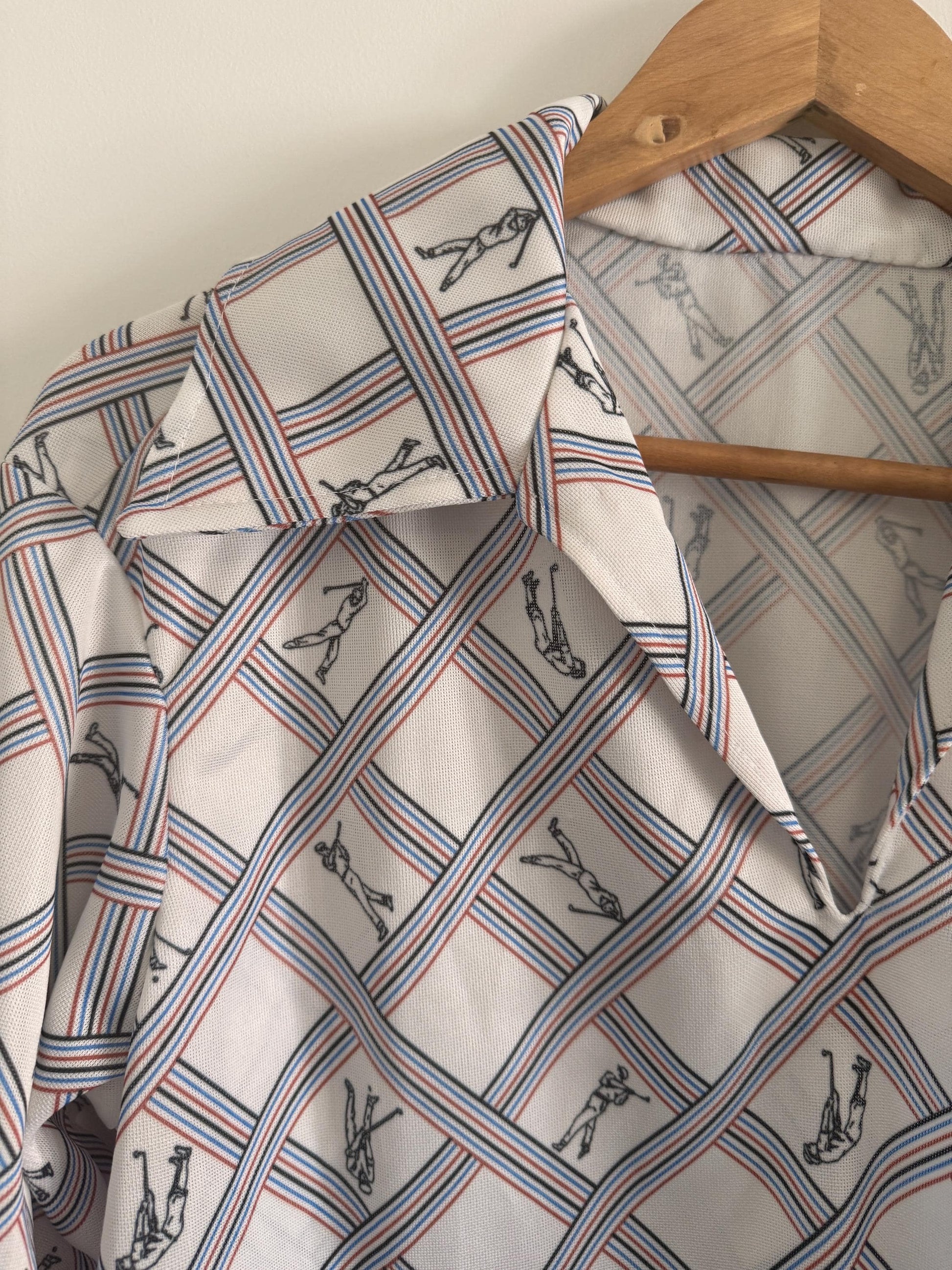Vintage 70s Novelty Golf Print Blouse UK 14-16 | Striped Polyester Long Sleeve Top | Retro Kitsch Pull On Shirt