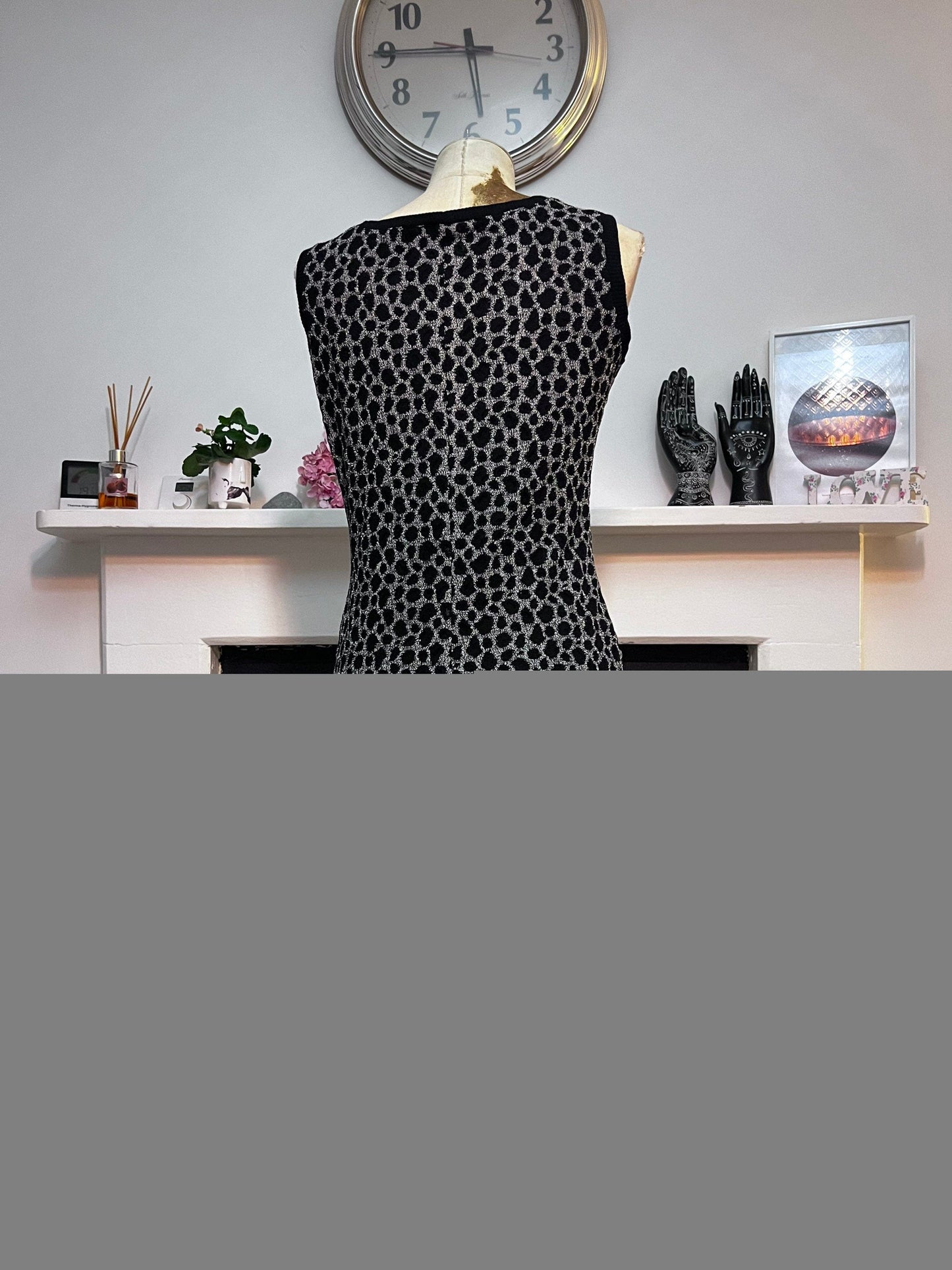 Vintage 80s Black Stretch Knit Leopard Sleeveless Dress neckline with Chunky Buttons   UK8-10