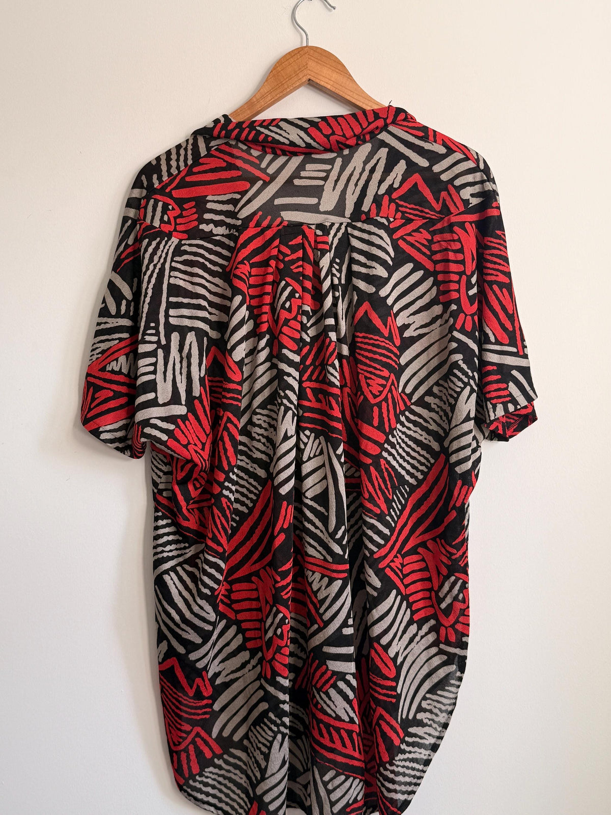 Vintage 90s Abstract Print Oversized Blouse UK 18-22 | Red Black Grey Crinkle Shirt | Relaxed Button Front Top | Retro Summer Blouse