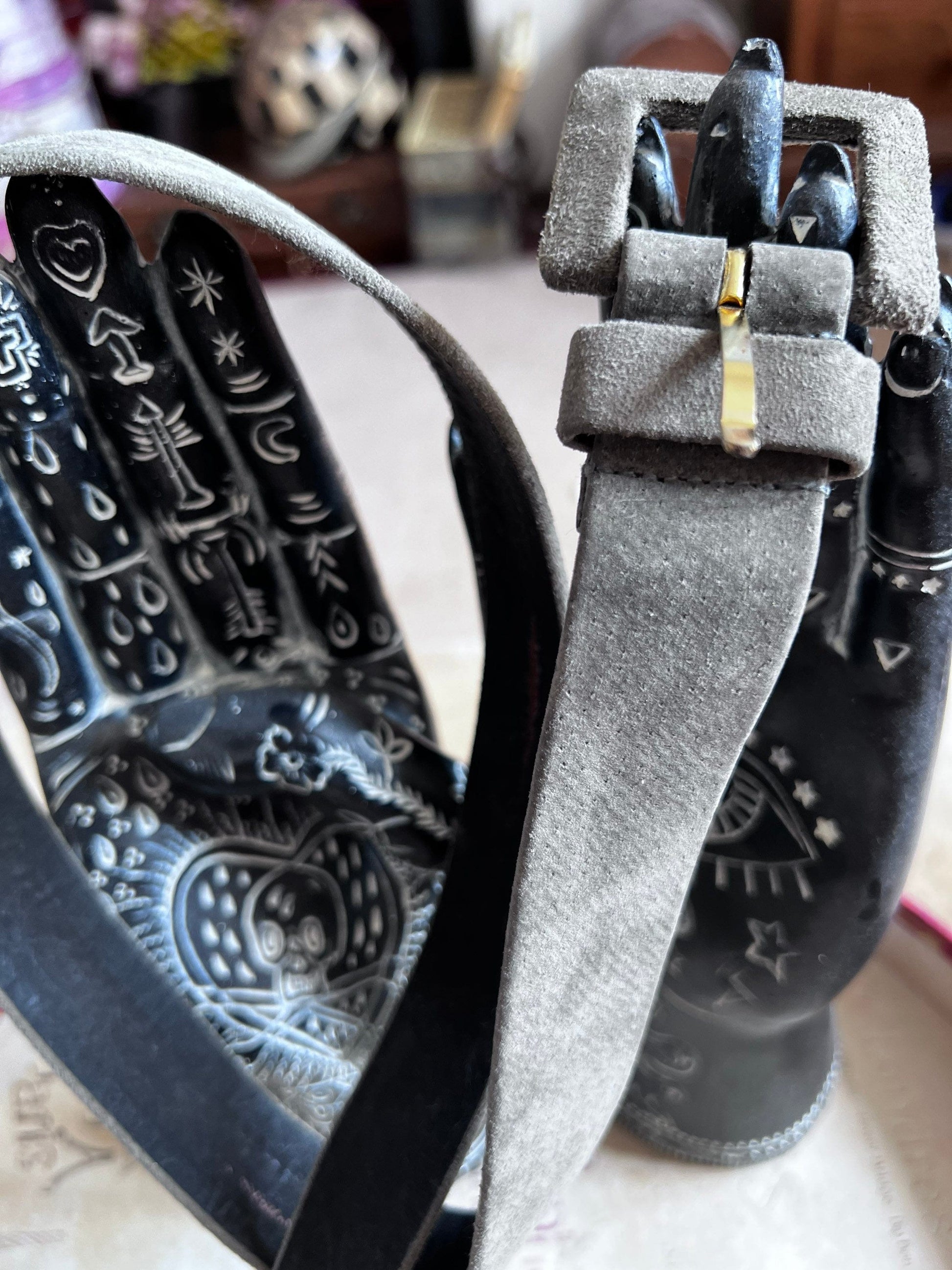 Vintage 90s Grey Suede 1.5inch belt inch wide Belt - grey suede leather belt 1990s Fit 29”-33” Vintage grey belt, vintage belt, grey suede
