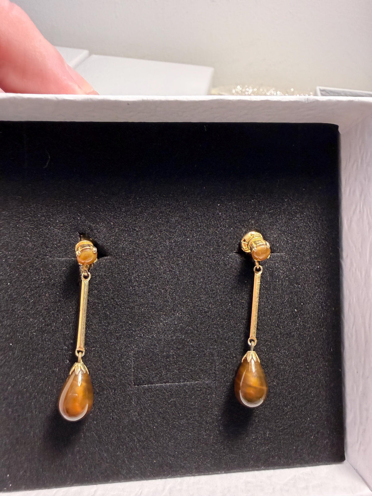 Vintage Amber Brown Drop Earrings Gold Tone Long Dangle Costume Jewellery clip on