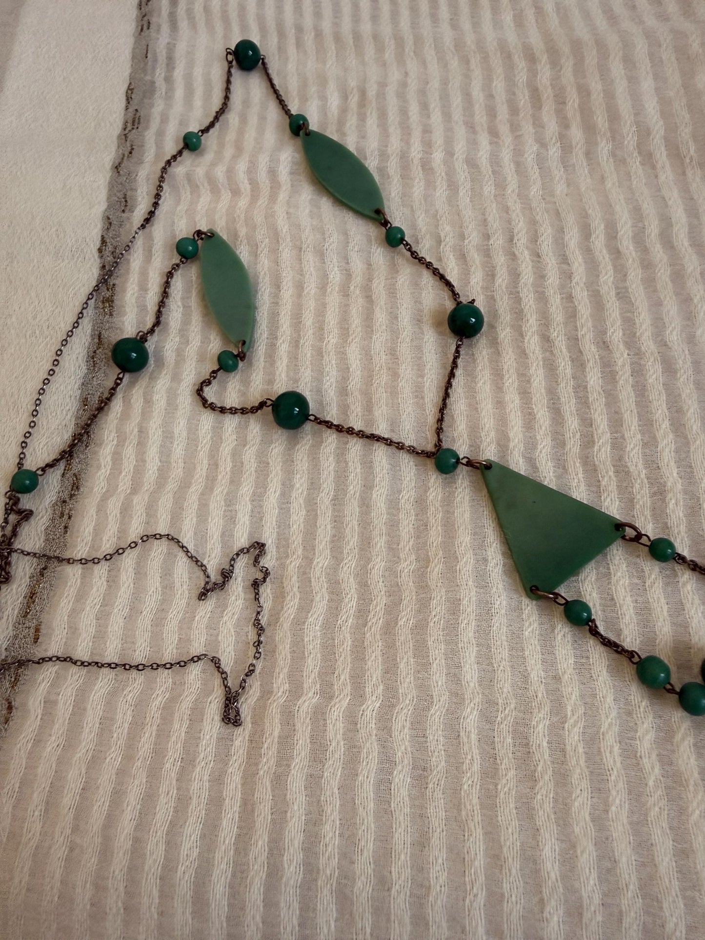 Vintage Art Deco Green Necklace, 1930s Early Plastic Sautoir, Geometric Flapper Jewellery, Long Green Beaded Necklace